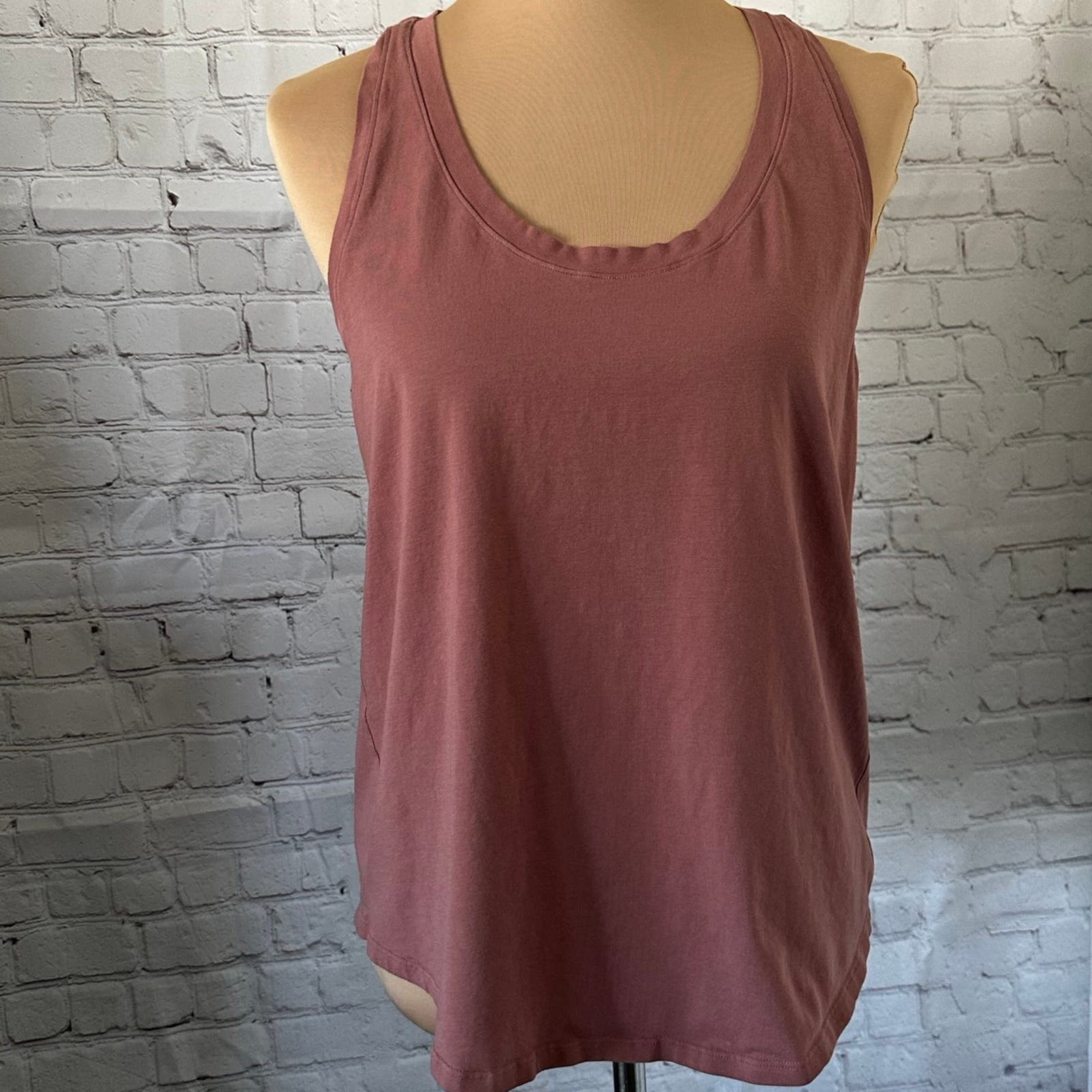 Lululemon lululemon tank top size 10 Size L / US 10 / IT 46 - 1 Thumbnail