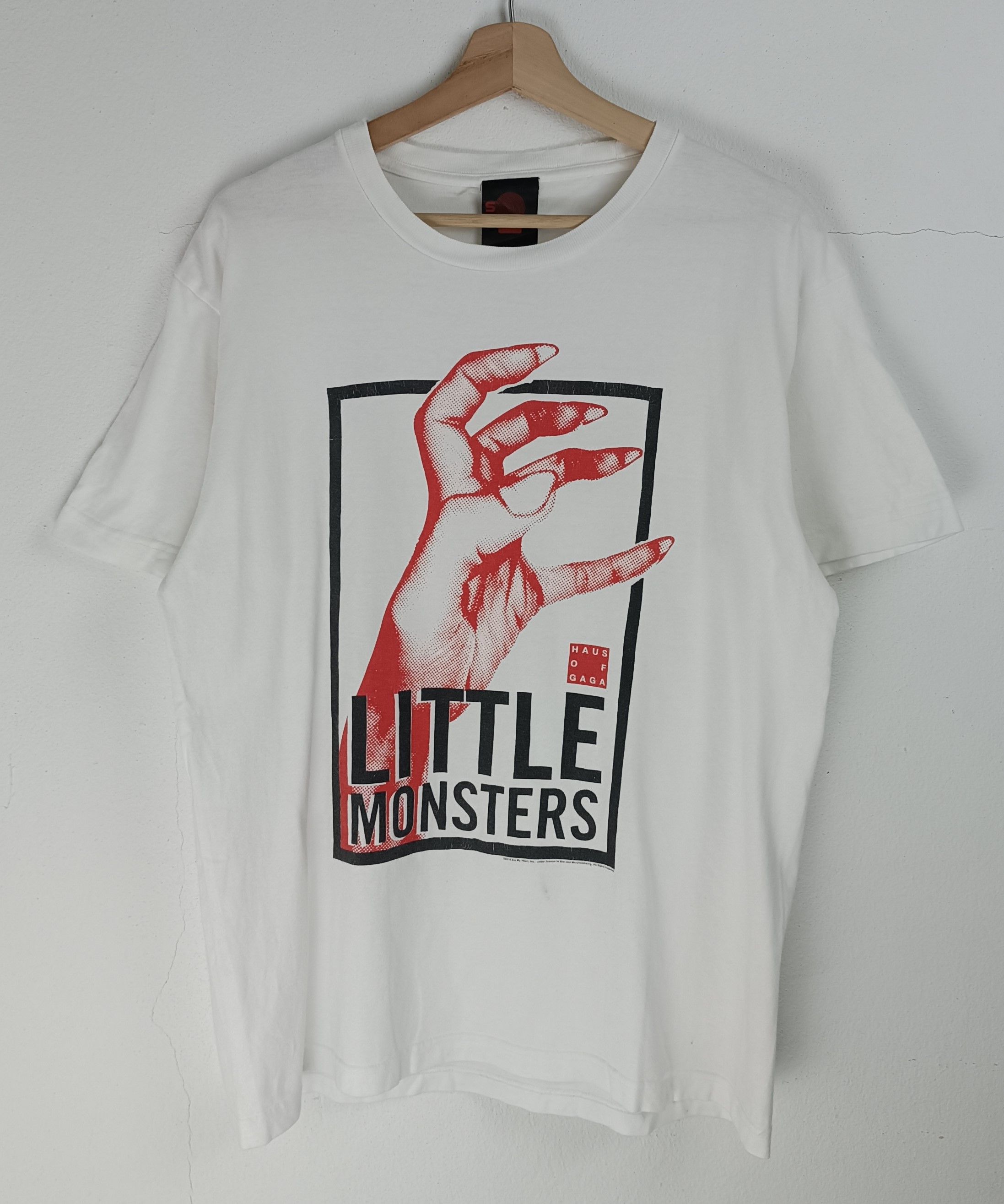 Vintage VINTAGE 2010 LADY GAGA LITTLE MONSTERS VERY RARE TEE Size US L / EU 52-54 / 3 - 3 Thumbnail