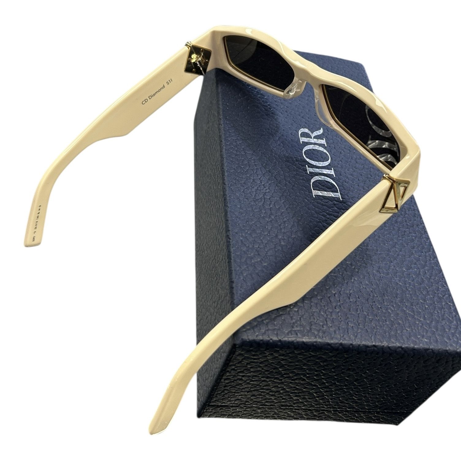 Dior × Travis Scott Dior X Travis Scott SS22 CD Diamond S1I Ivory Sunglasses Size ONE SIZE - 5 Thumbnail