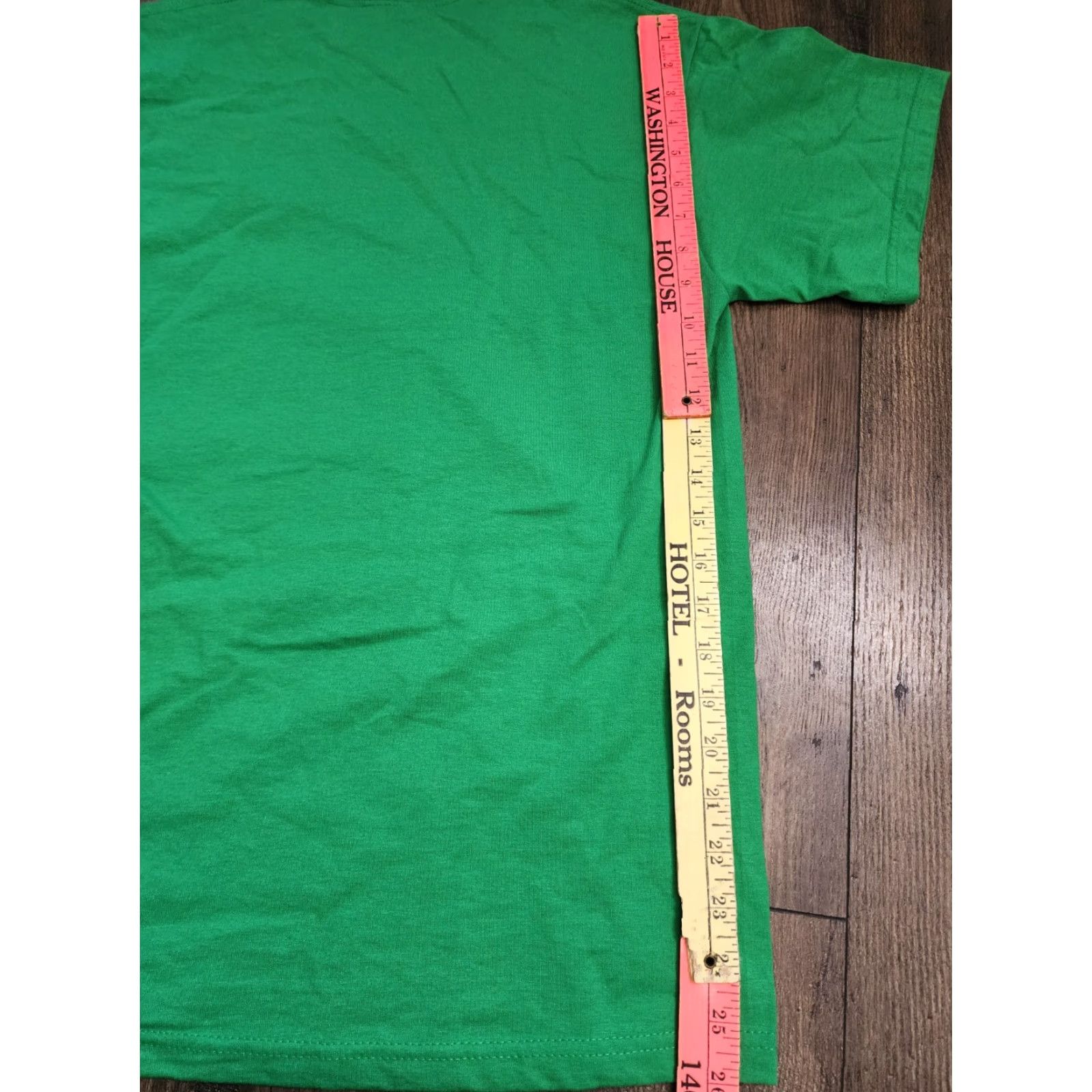 Fruit Of The Loom Vintage Fruit of the Loom Mens Medium Christmas Santa Claus T-Shirt 1990s Green Holiday Size US M / EU 48-50 / 2 - 2 Thumbnail