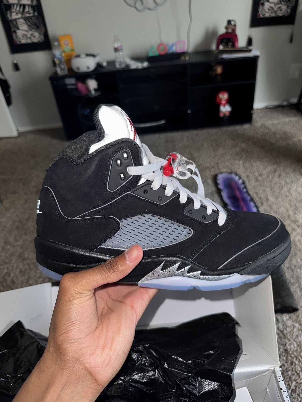 Jordan Brand Retro 5 black metallic reimagined Size US 9.5 / EU 42-43 - 2 Thumbnail