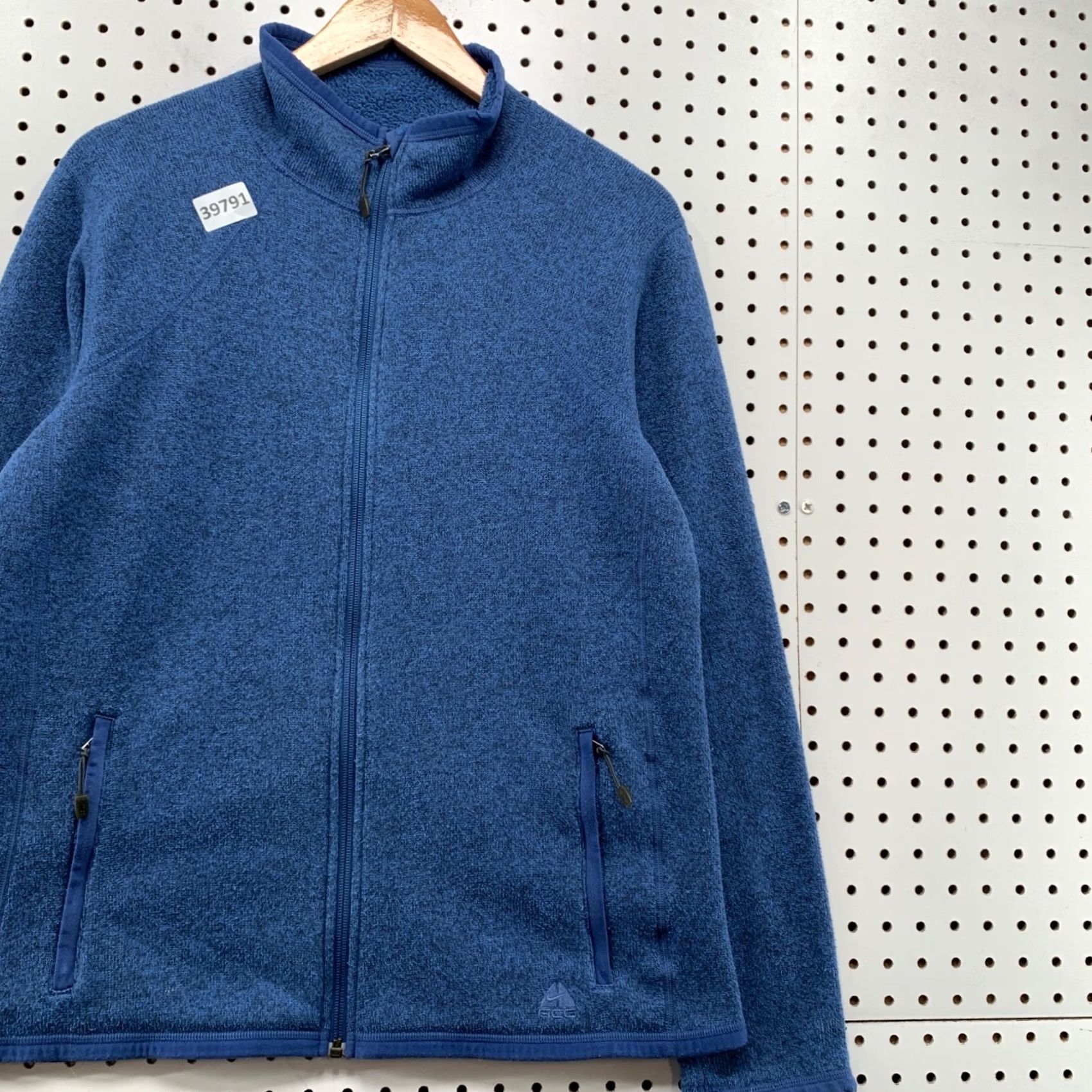 Nike ACG VINTAGE Nike ACG Fleece Zip Jacket Womens Medium Blue Pockets 20.5x25 Size M / US 6-8 / IT 42-44 - 4 Thumbnail