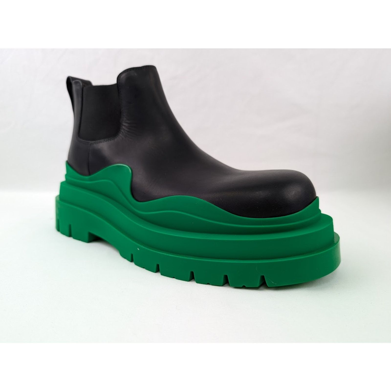 Bottega Veneta o1rshd1 /DUP/ Men's Military Calf Tire Boot in Black/Green Size US 5.5 / EU 38 - 1 Thumbnail