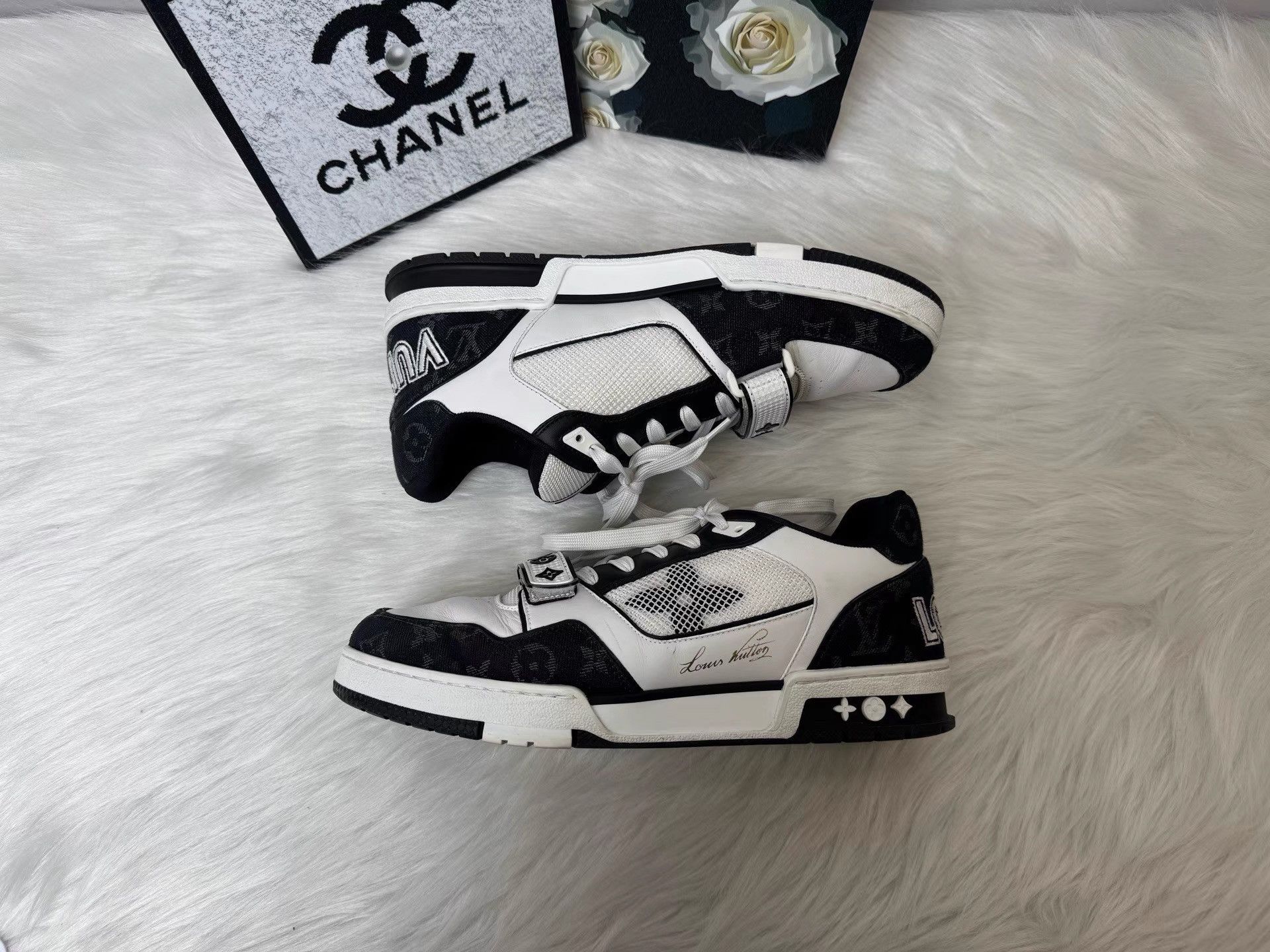 Louis Vuitton Louis Vuitton Trainer Black White Panda Velcro Sneaker K36 Size US 9 / EU 42 - 7 Thumbnail