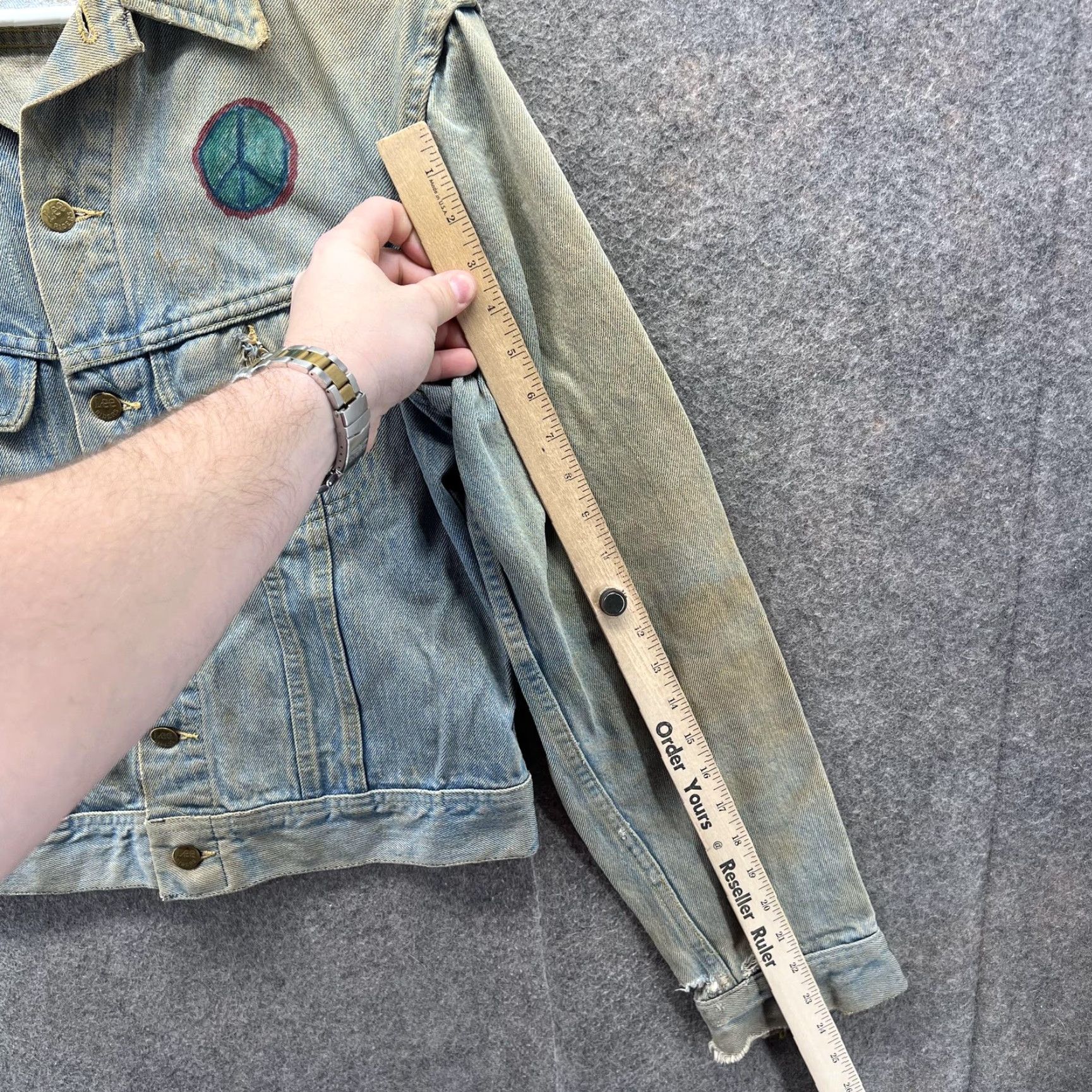 Lee VINTAGE Lee Riders Jacket Men Small Blue Denim Hand Painted Peace Hippie USA 70s Size US S / EU 44-46 / 1 - 5 Thumbnail