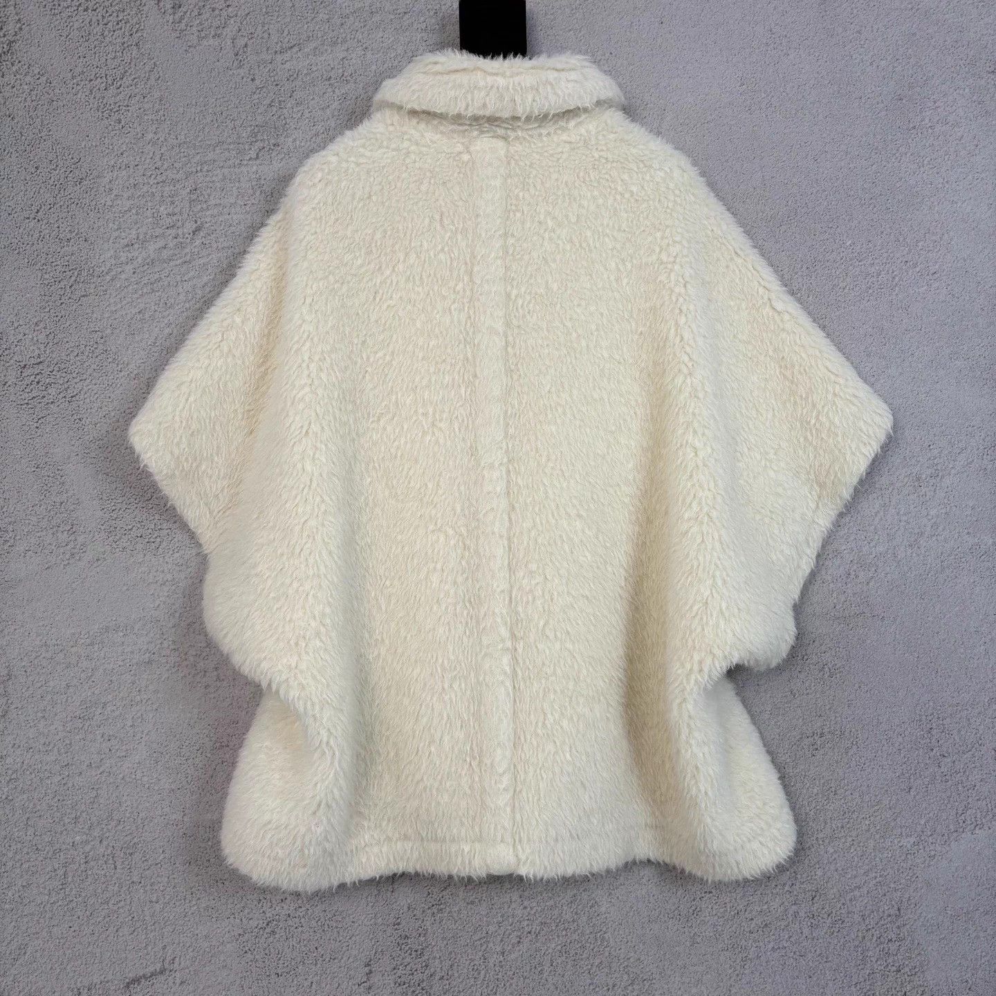 Max Mara Max Mara Teddy Cape Cream Size 4 New Size S / US 4 / IT 40 - 2 Thumbnail