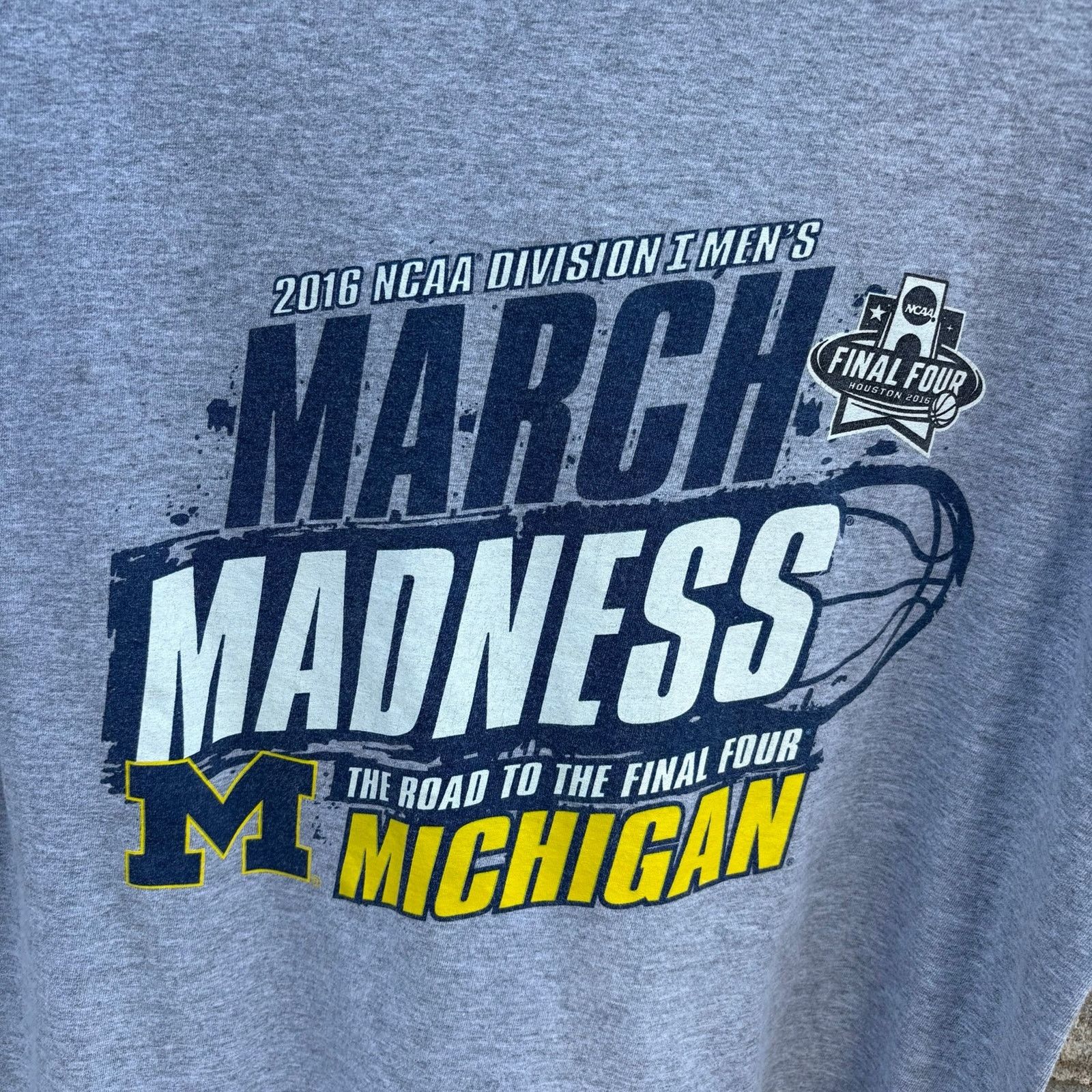 NCAA Michigan basketball T-shirt Size US M / EU 48-50 / 2 - 3 Thumbnail
