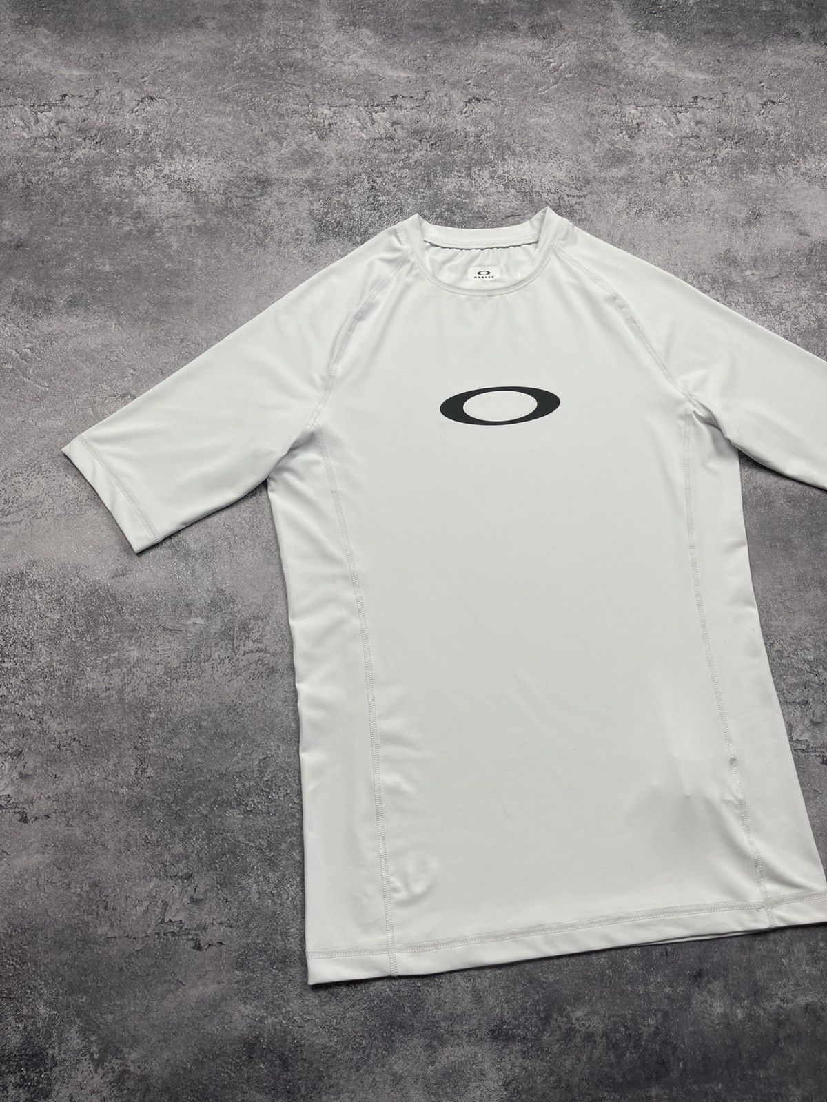 Oakley Oakley Hydrolix Big Center Logo Thermo T-Shirt White Tee Y2K Size US M / EU 48-50 / 2 - 5 Thumbnail