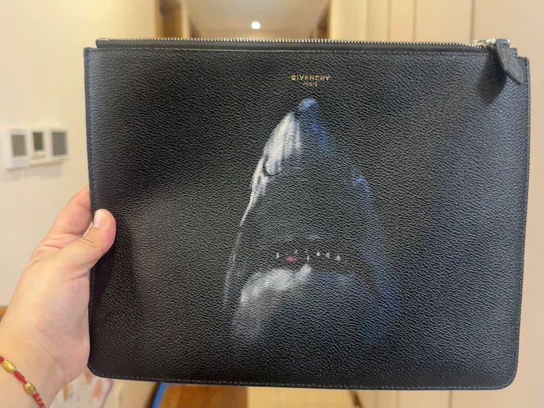 Givenchy Givenchy Shark clutch purse Size ONE SIZE - 1 Thumbnail