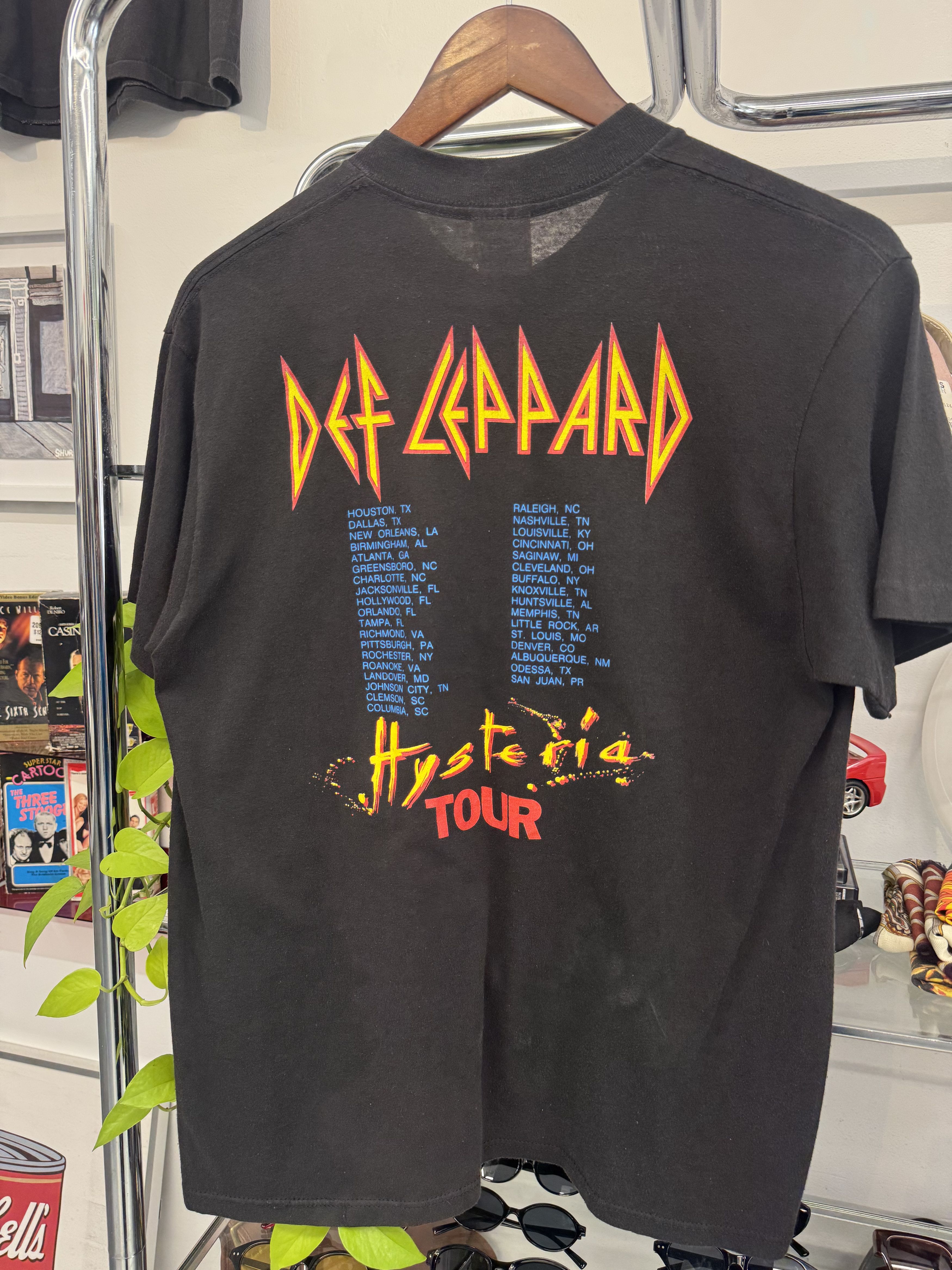 Other Vintage Def Leppard Tshirt Size US L / EU 52-54 / 3 - 2 Thumbnail