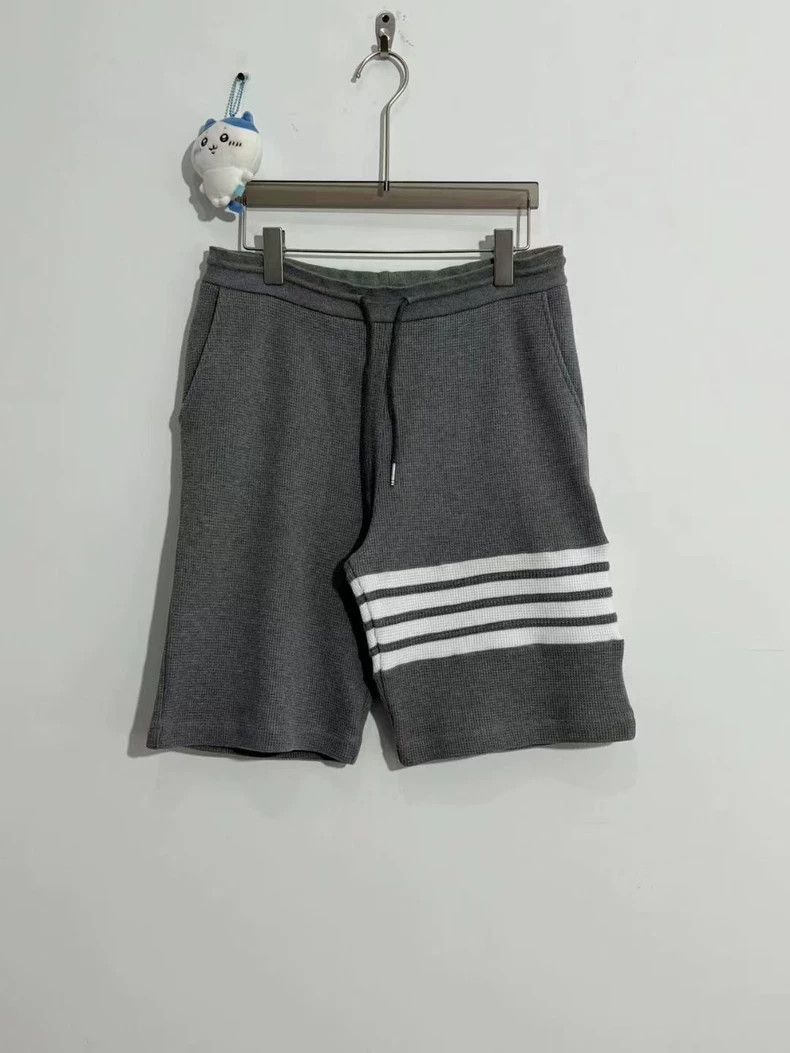 Thom Browne Thom Browne Gray Waffle Knit Shorts Size Two - dmc Size US 26 / EU 42 - 1 Thumbnail