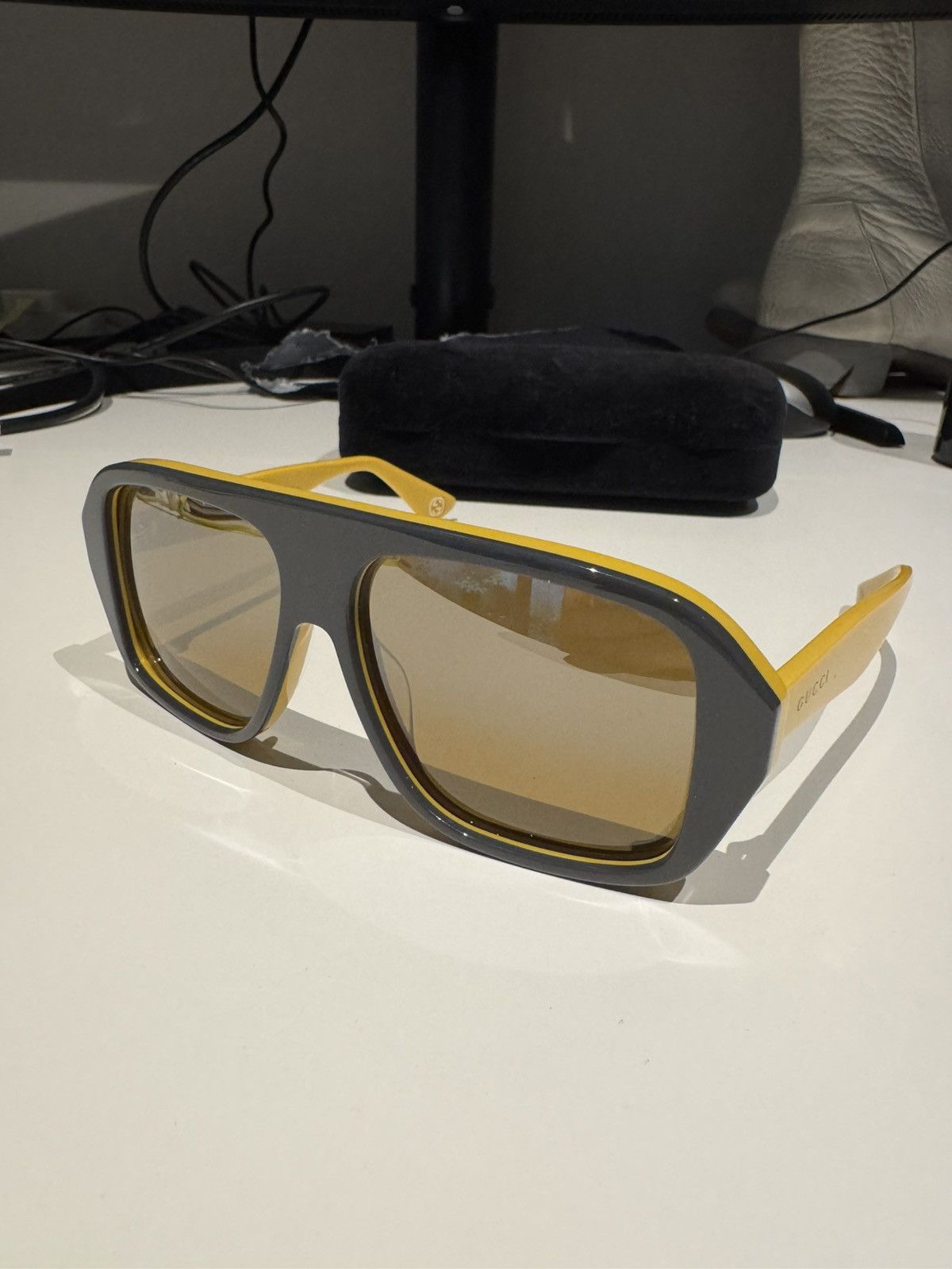 Gucci × Vintage ✨ Y2K Gucci Small Sunglasses Clear Grey GG2452