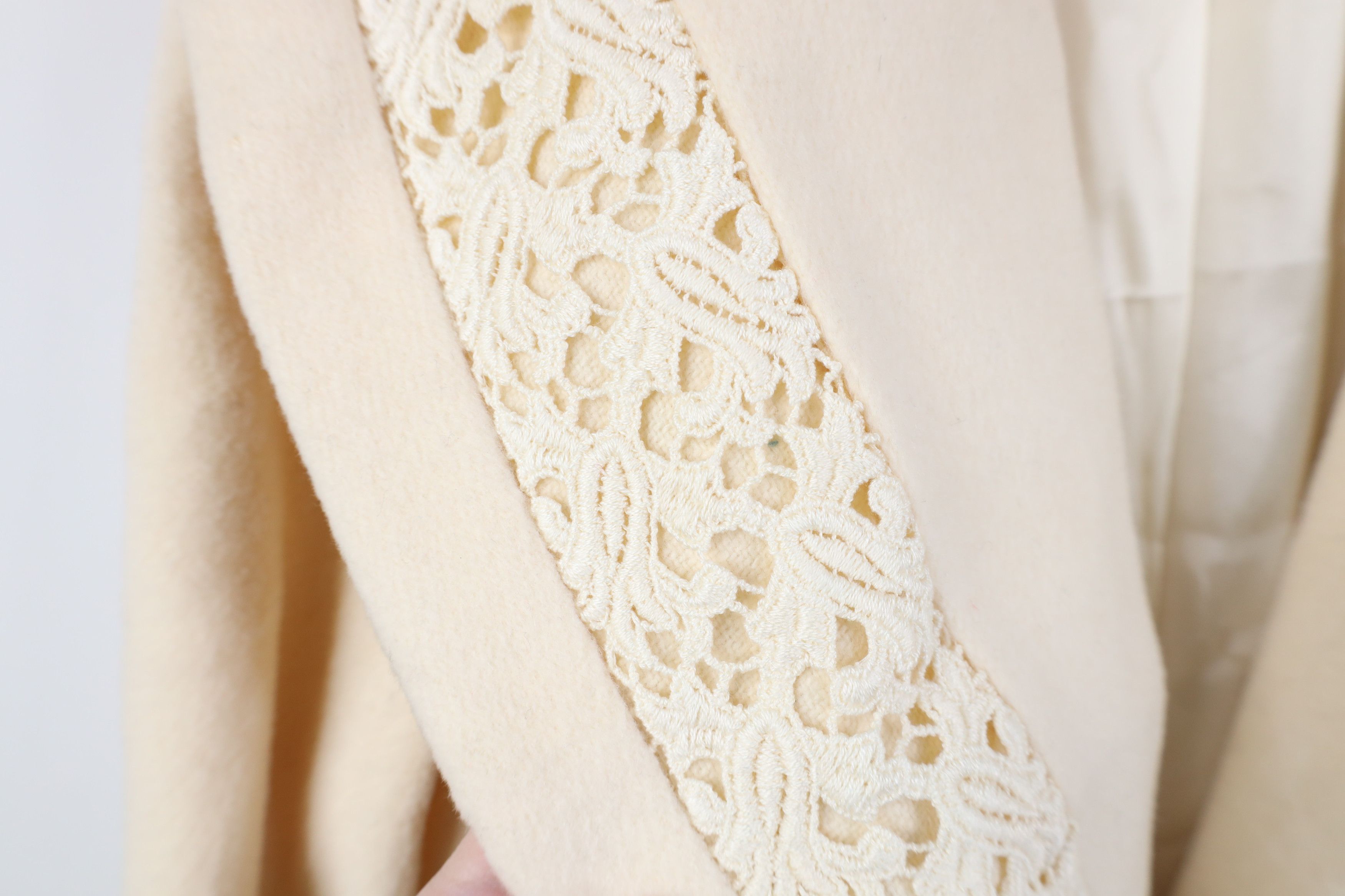 Vintage Vintage 90s Streetwear Lace Shawl Overcoat Jacket Cream USA Size XXL / US 16-18 / IT 52-54 - 5 Thumbnail