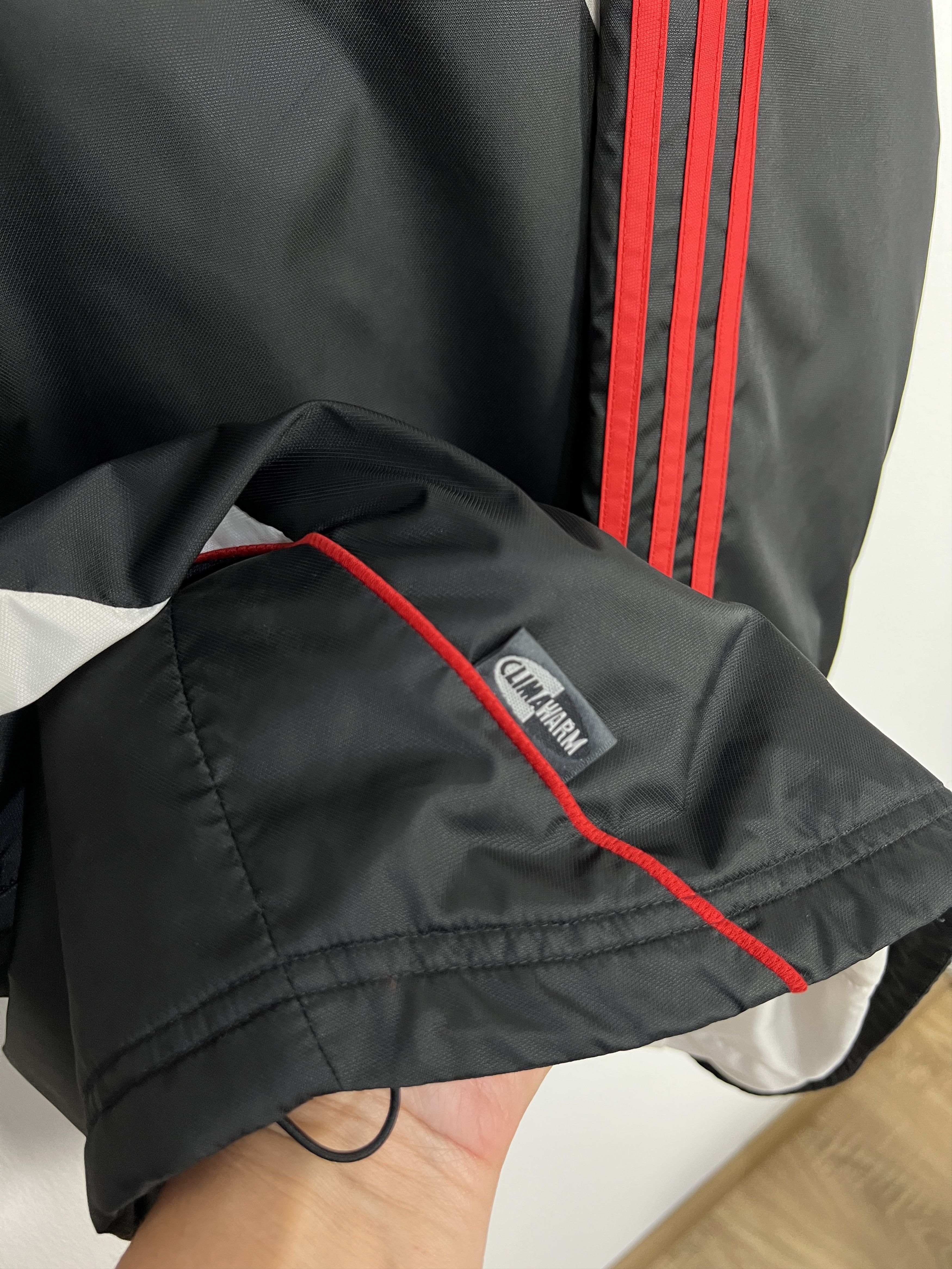 Adidas Vintage Adidas Liverpool Football Jacket Soccer Bomber Black Size US S / EU 44-46 / 1 - 22 Thumbnail