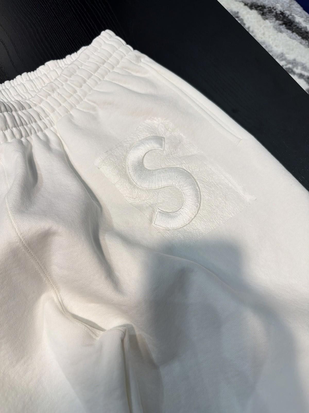 Supreme Supreme S Logo Sweatpants White (SS25) Brand New Size Large Size US 34 / EU 50 - 6 Thumbnail
