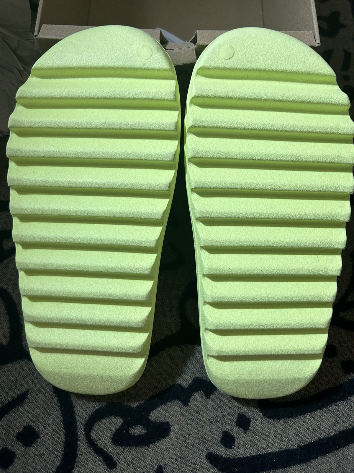 Adidas × Kanye West Adidas Yeezy Slide Glow Green Size US 10 / EU 43 - 3 Thumbnail