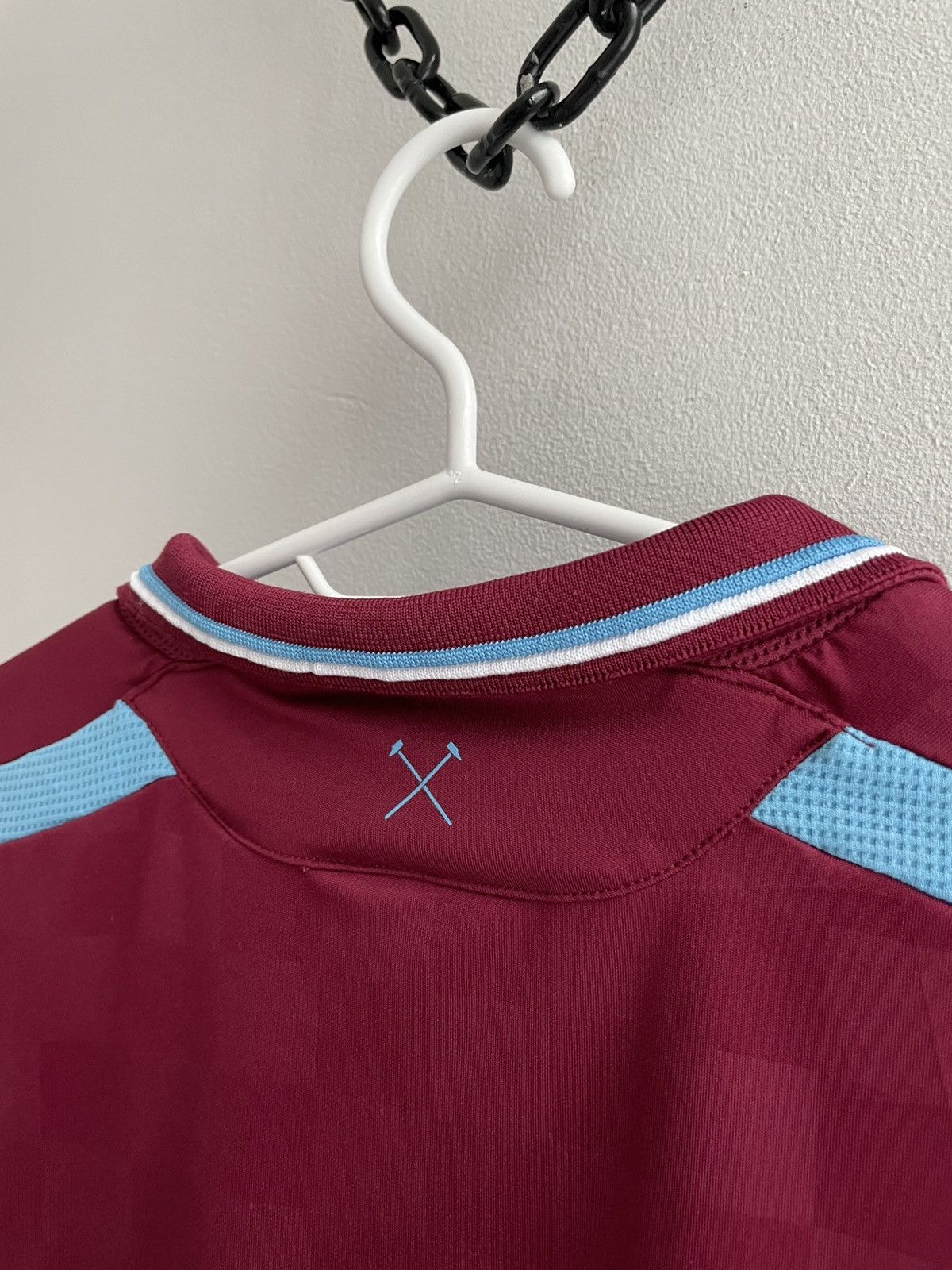 Umbro West Ham United 2009 2010 Home Football Shirt Soccer Jersey Size US L / EU 52-54 / 3 - 18 Thumbnail