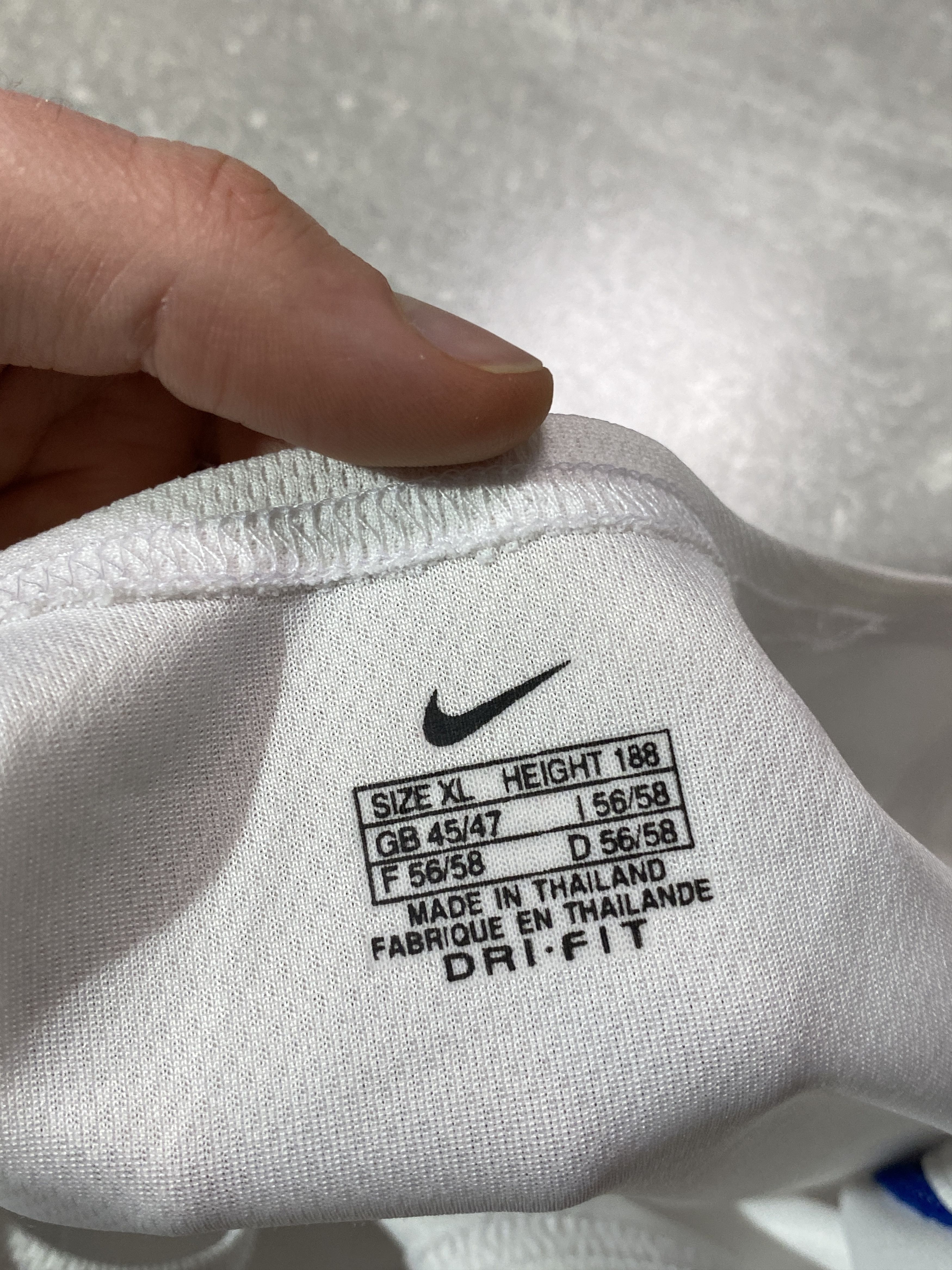 Nike Vintage Y2k Nike Center Swoosh Tee Size US XL / EU 56 / 4 - 7 Thumbnail