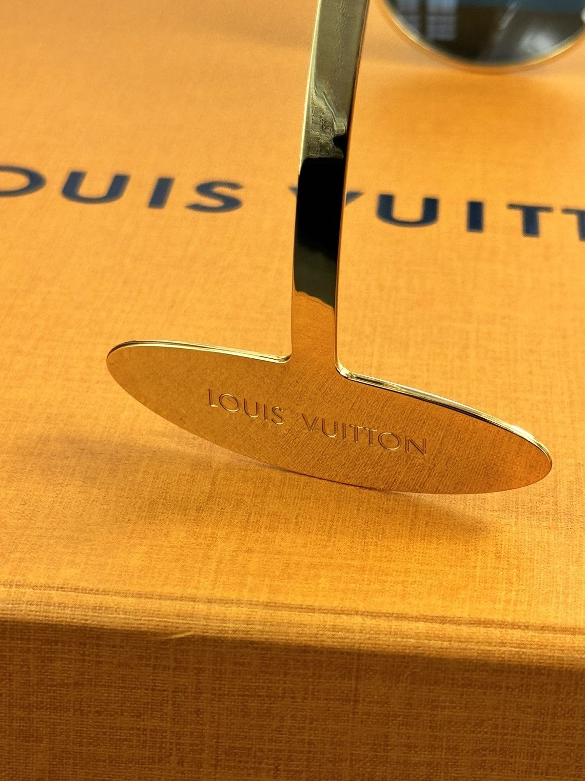 Louis Vuitton LV WIRE DE RIGO PEARL HEAD SUNGLASSES (VERY RARE MTO PIECE) Size ONE SIZE - 6 Thumbnail