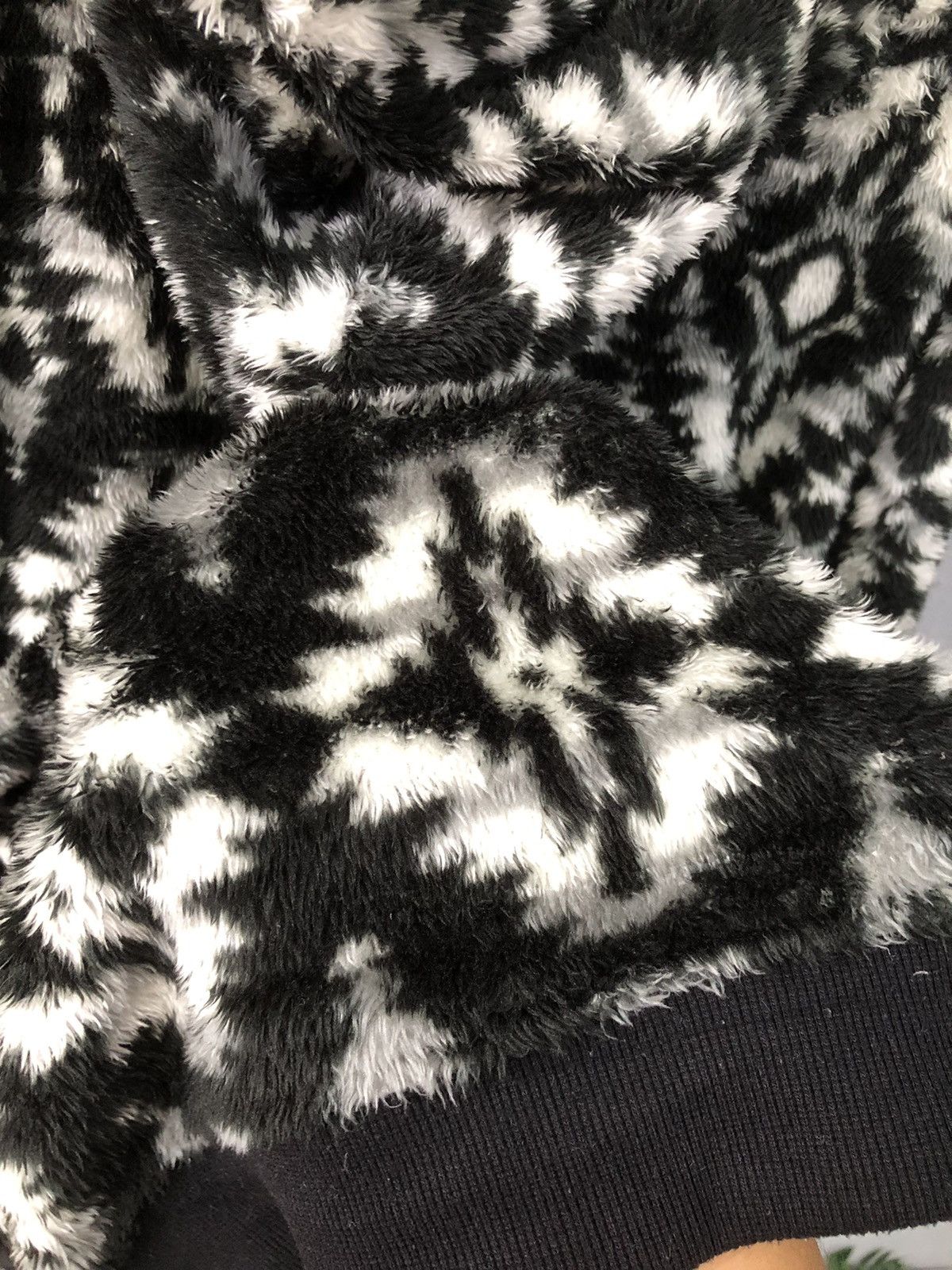 Japanese Brand Rill Fox Japan Fuzzy Tribal Fleece Hoodie Size US M / EU 48-50 / 2 - 12 Thumbnail