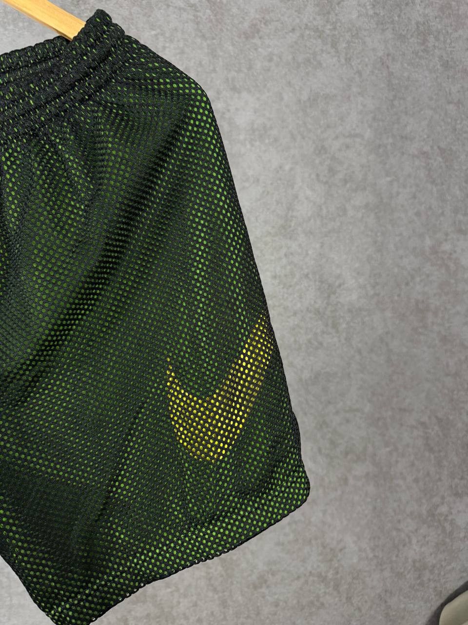 Nike Nike big swoosh vintage shorts Size US 34 / EU 50 - 2 Thumbnail