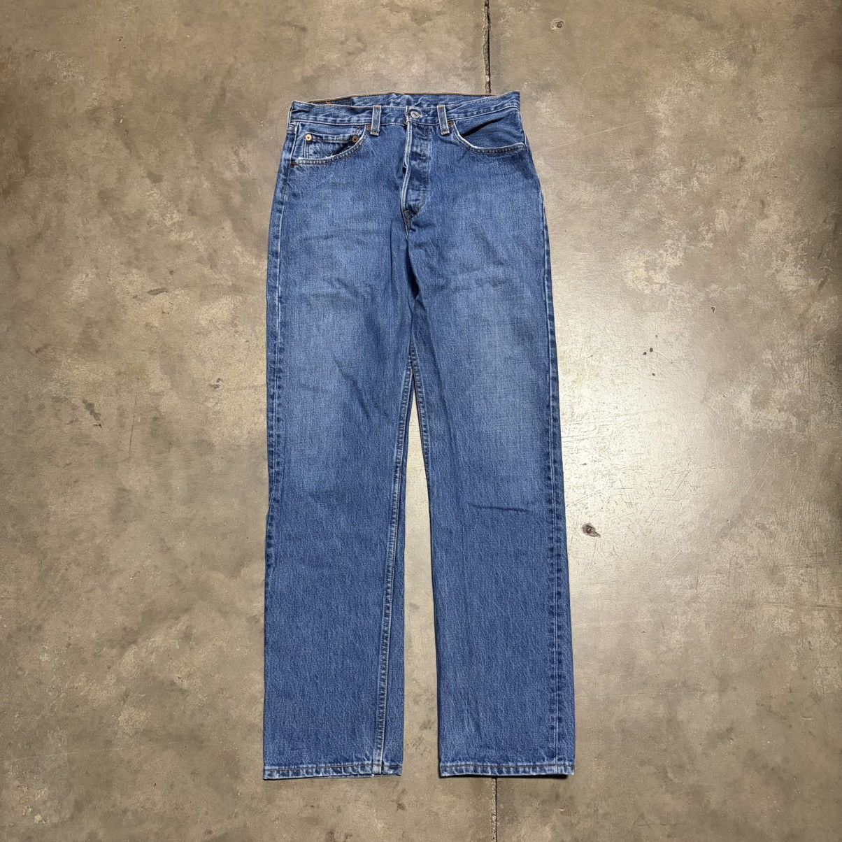 Levi's Vintage Levis 501 Straight Fit Jeans Button Fly Fade 90s USA Size US 33 - 1 Thumbnail
