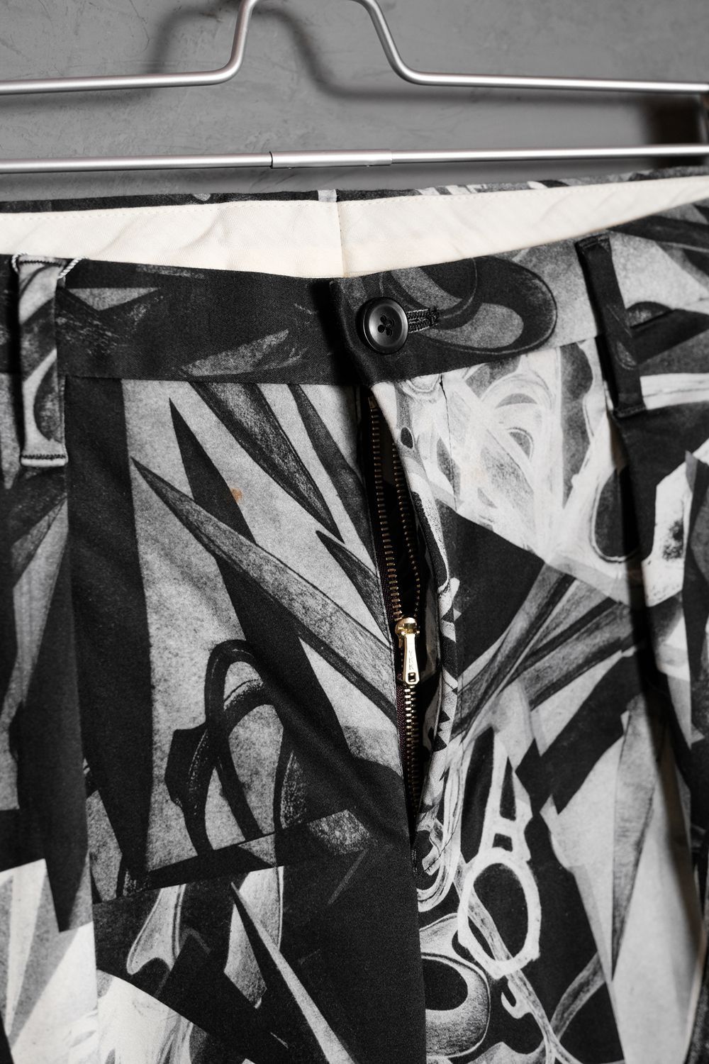Paul Smith Paul Smith Scissor Print Tapered Pants Size US 32 / EU 48 - 2 Thumbnail