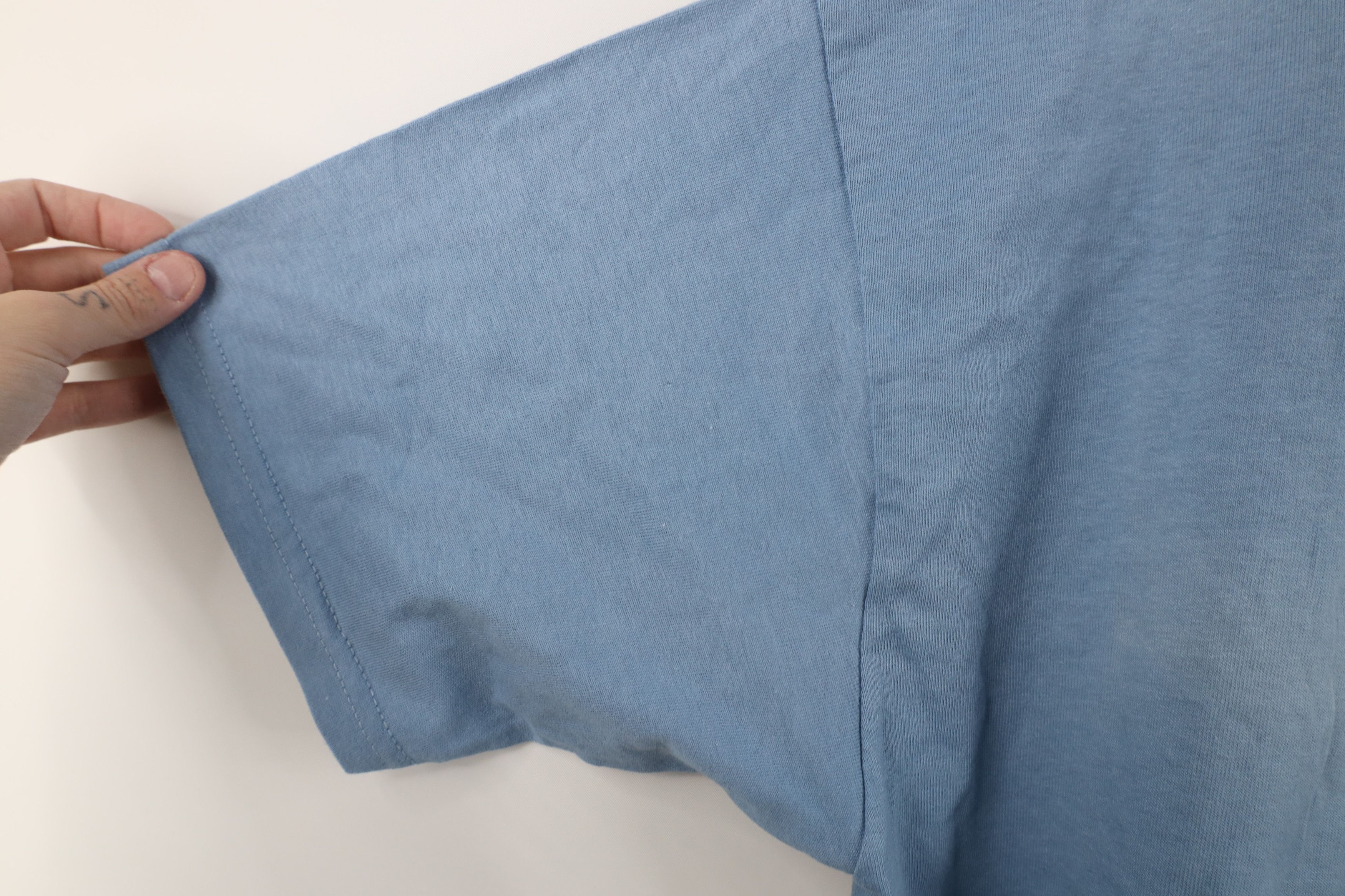 Vintage Vintage 90s Robert August Surfing Surf T-Shirt Blue Size US L / EU 52-54 / 3 - 7 Thumbnail