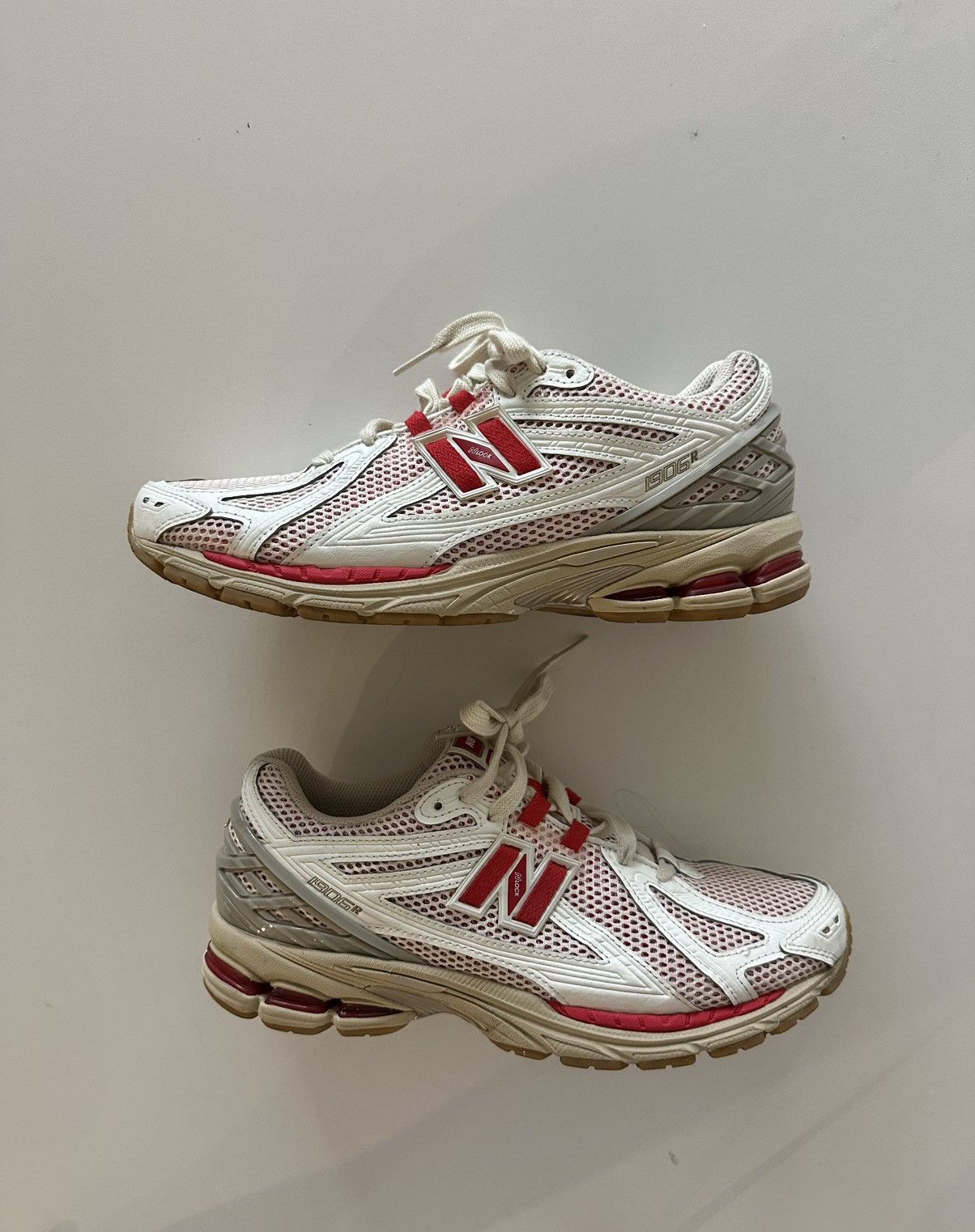 New Balance New Balance 1906R Sea Salt True Red 2022 M1906RO Size US 10 / EU 43 - 2 Thumbnail
