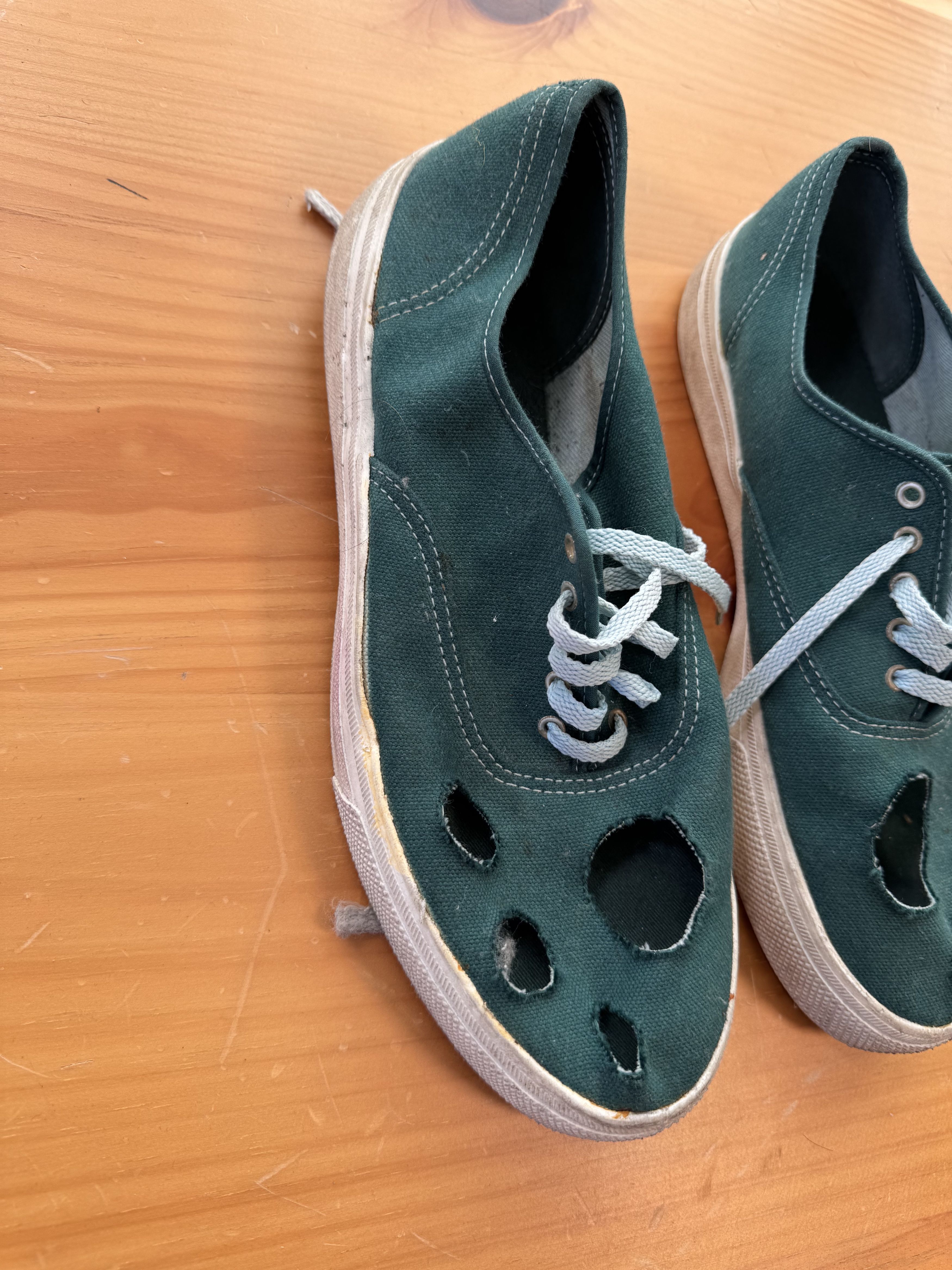 Comme des Garcons Comme des garçons RUNWAY homme plus hole sneakers cutout Size US 8.5 / EU 41-42 - 2 Thumbnail
