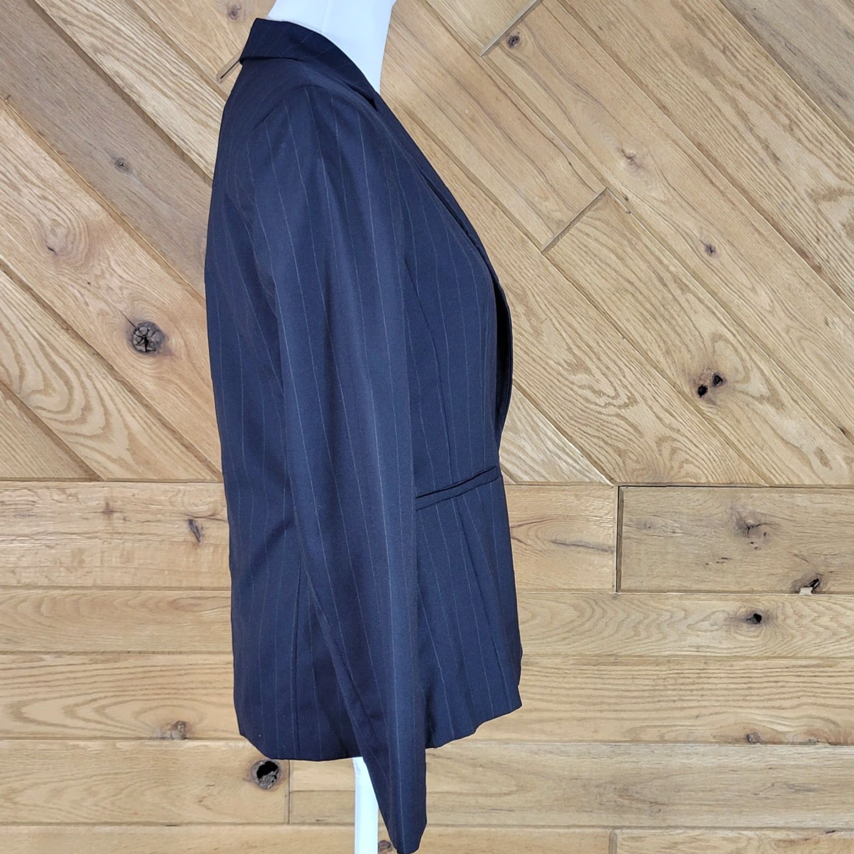 Brooks Brothers Brooks Brothers Womens Blazer Jacket One-Button Striped Black Size 8 Wool Casual Formal Suiting Jacket Womens Blazer Mens? Size M / US 6-8 / IT 42-44 - 3 Thumbnail