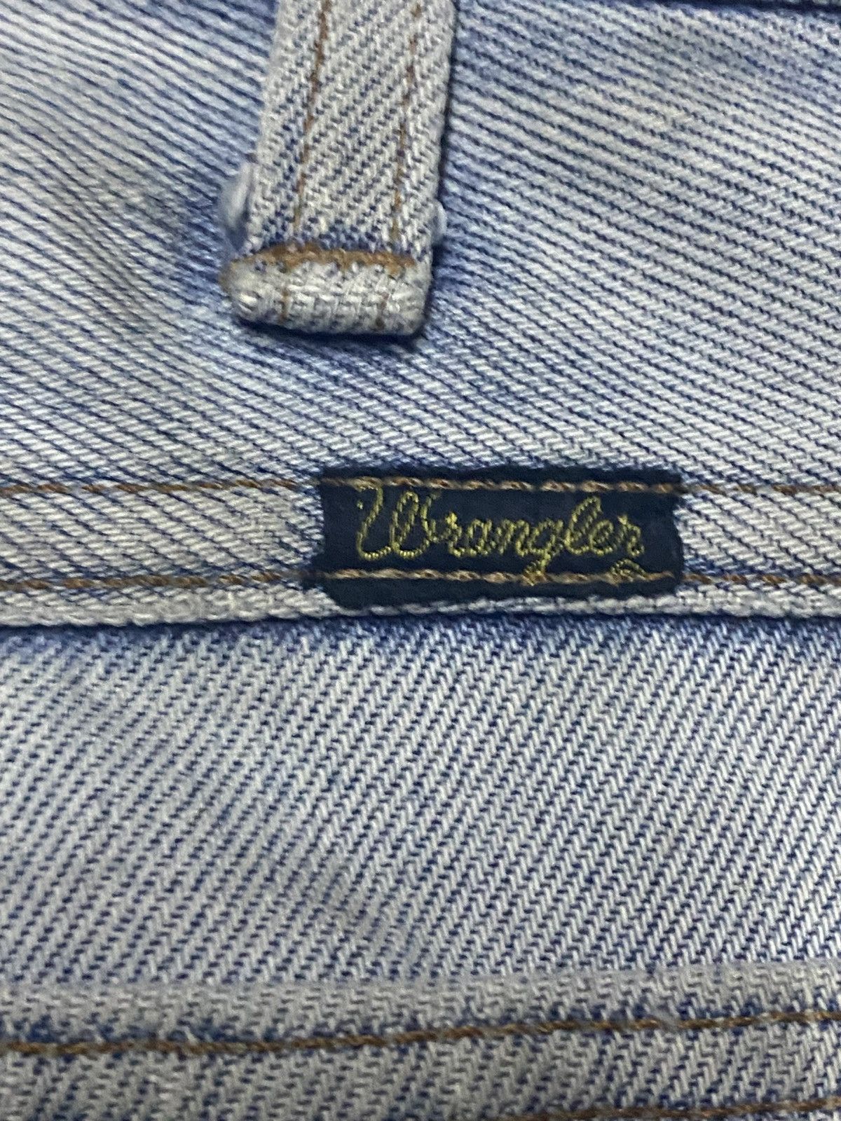 Wrangler Wrangler Vintage Distressed Denim One of a Kind Fade & Paint Size US 33 - 13 Thumbnail