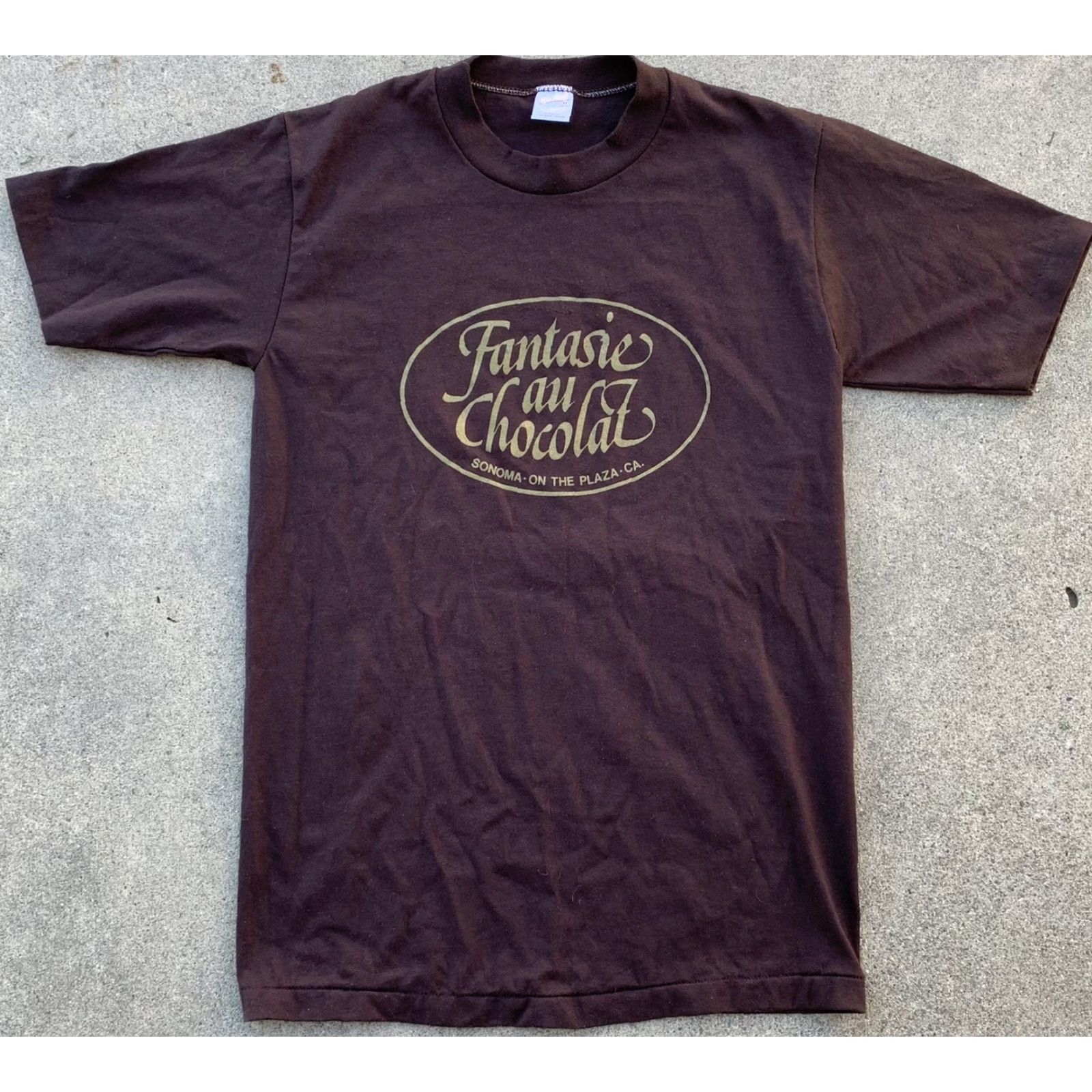 Vintage VINTAGE Fantasie au Chocolat Sonoma on the plaza CA t-shirt M Short Sleeve Unisex Graphic Tee Size US M / EU 48-50 / 2 - 7 Thumbnail