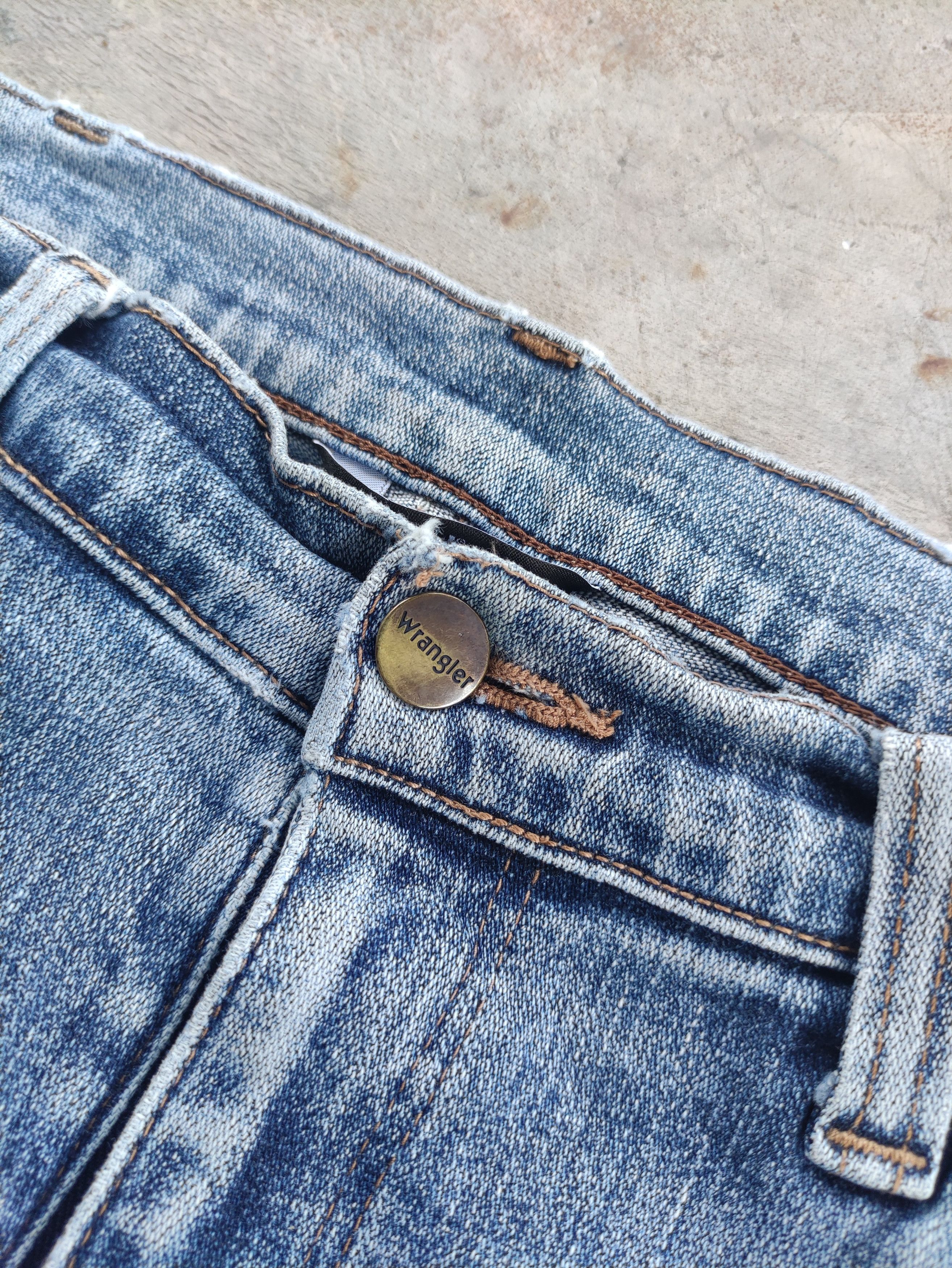 Wrangler Vintage Wrangler Jean Distressed Faded Denim waist 31 Size US 31 - 5 Thumbnail
