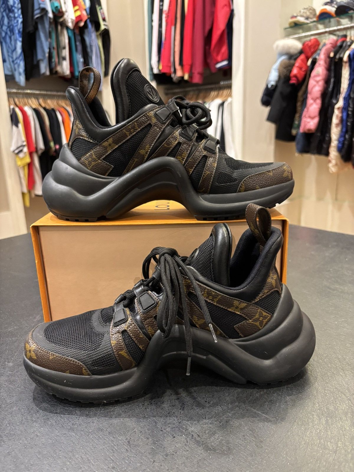 Louis Vuitton Louis Vuitton Runner Sneakers Size US 8.5 / IT 38.5 - 2 Thumbnail