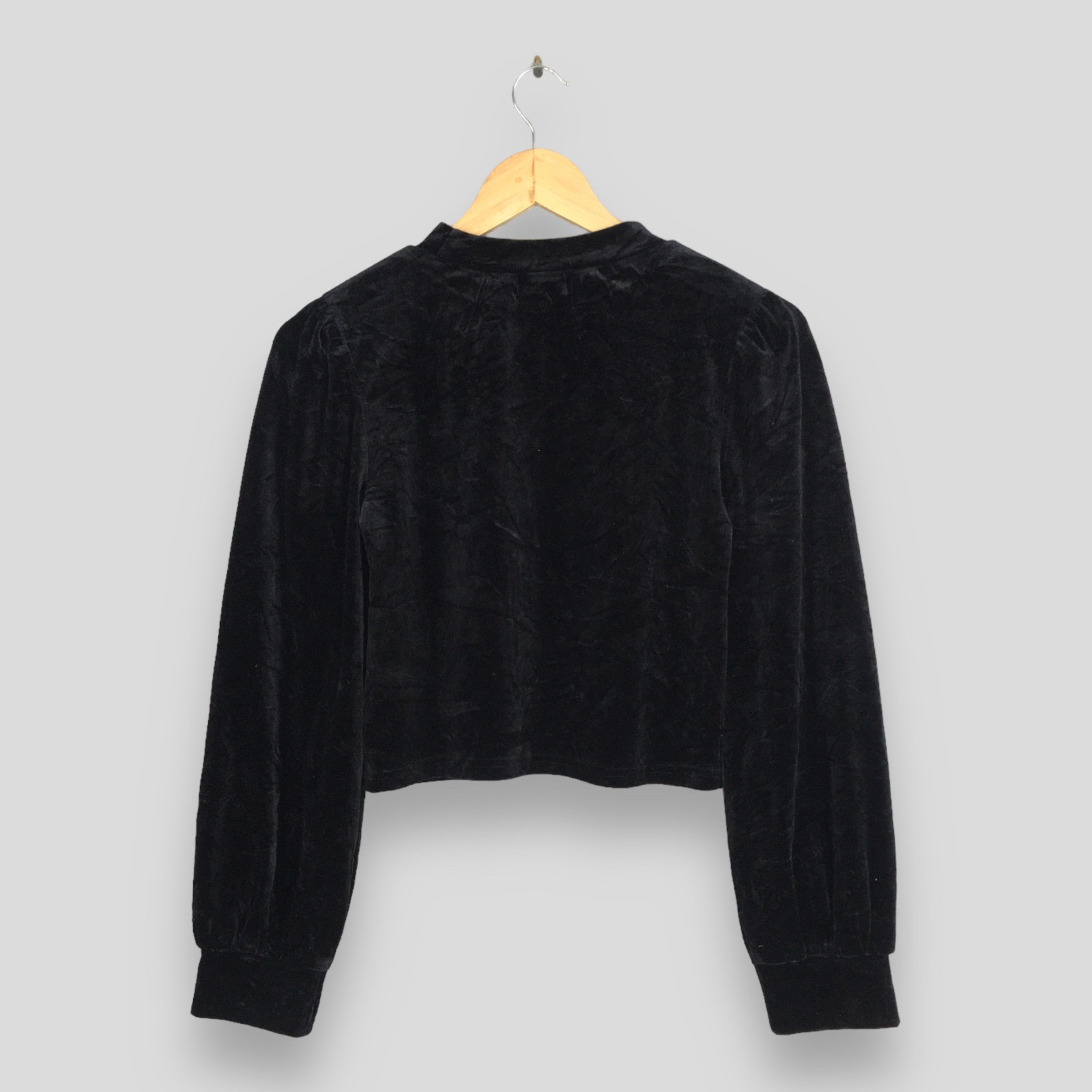 Vintage Vintage Women Cropped Velvet Black T shirt XSmall Size XS / US 0-2 / IT 36-38 - 6 Thumbnail