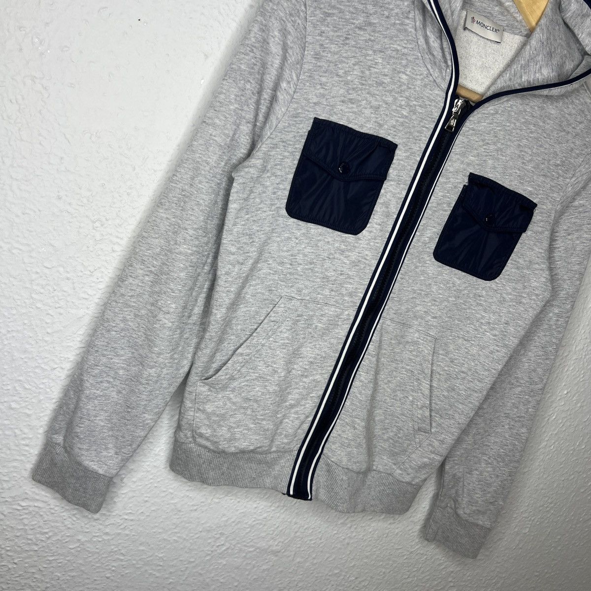 Designer × Moncler Moncler Nylon Pocket Zip Up Hoodie Grey Logo Sleeve Size XS / US 0-2 / IT 36-38 - 3 Thumbnail