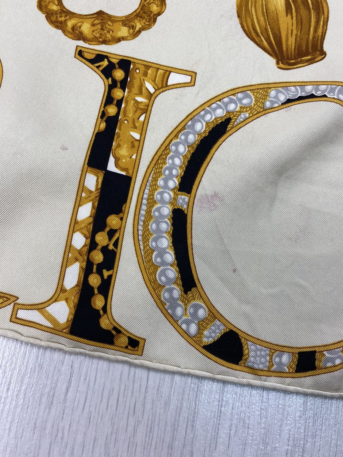 Designer Vintage Nina Ricci Silk Scarf like Versace YSL Size ONE SIZE - 3 Thumbnail