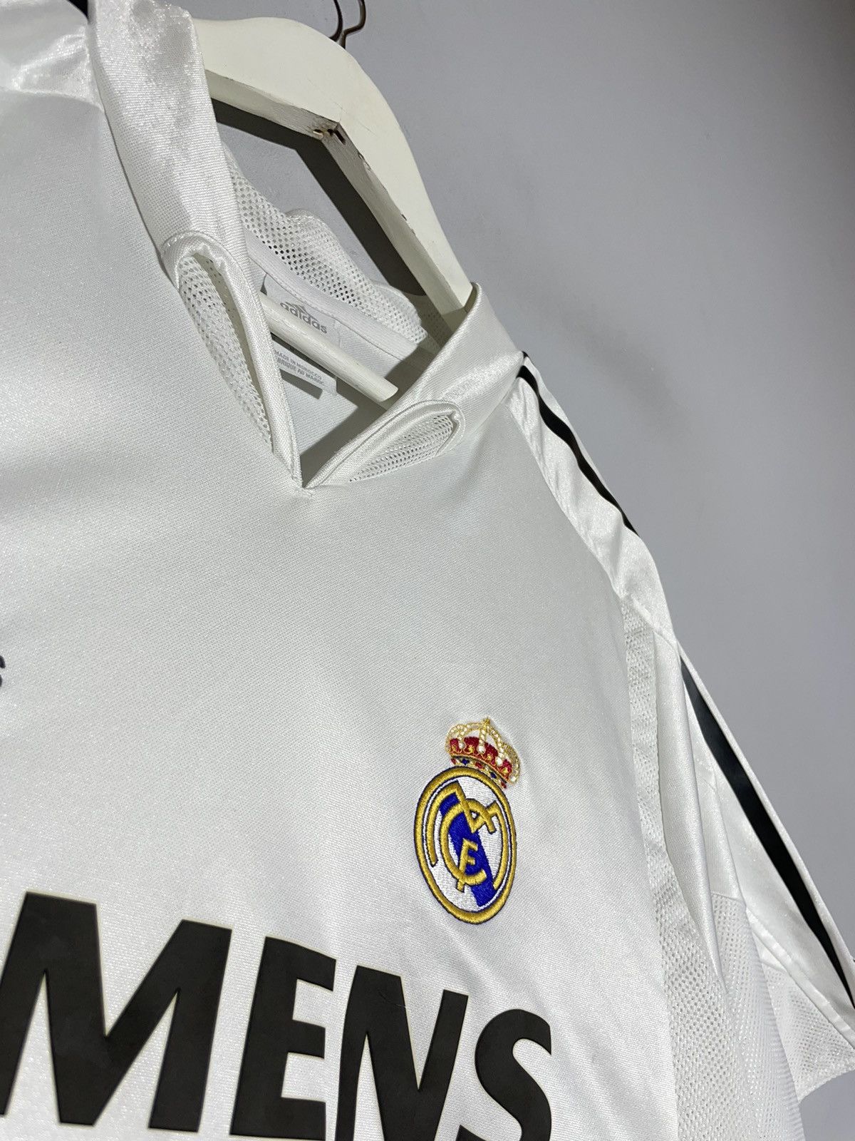 Adidas × Vintage Real Madrid Adidas Vintage 2004/05 Home Y2k Football Shirt Size US M / EU 48-50 / 2 - 9 Thumbnail