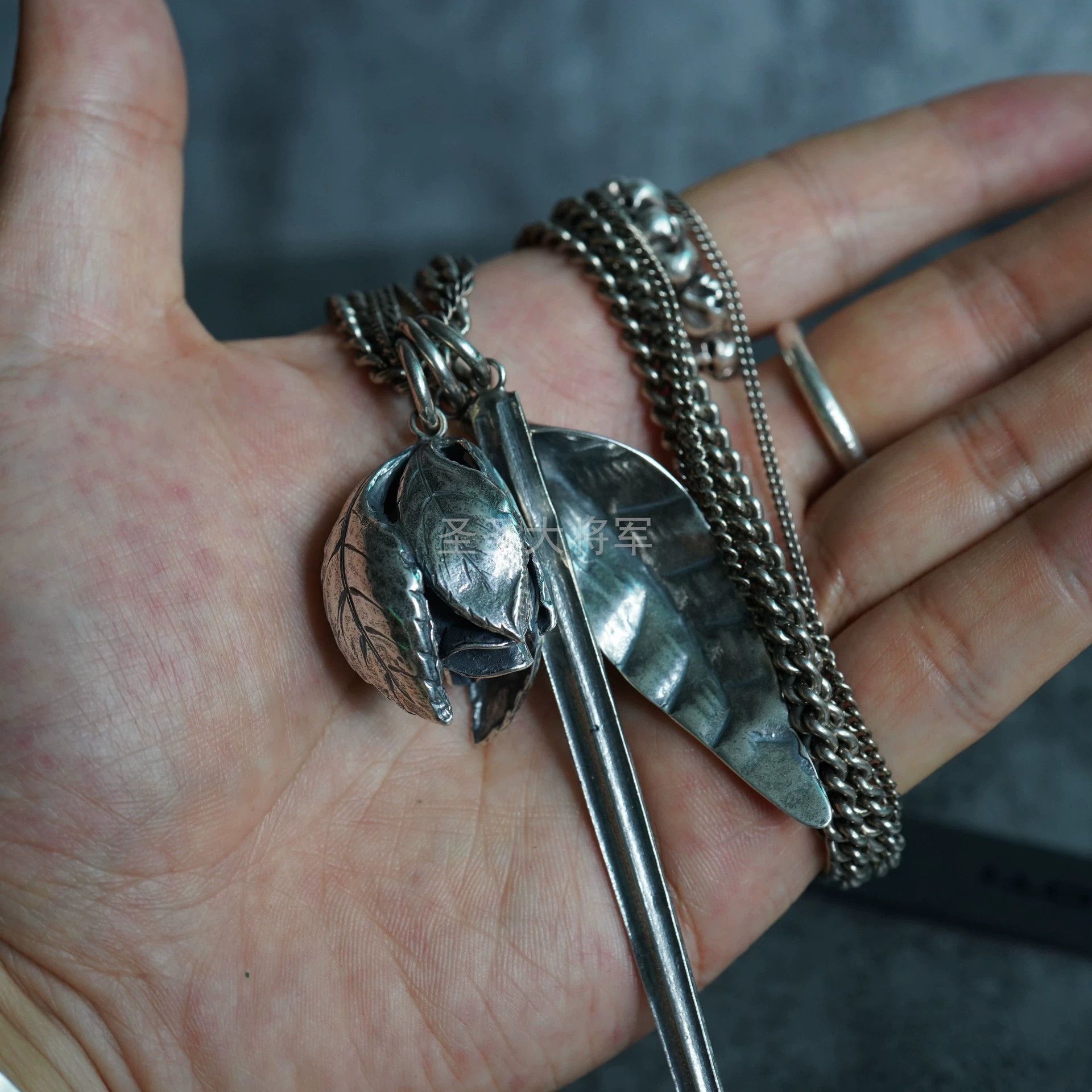 Goti Goti Dark Leaf Bud Layered Silver Necklace Size ONE SIZE - 5 Thumbnail