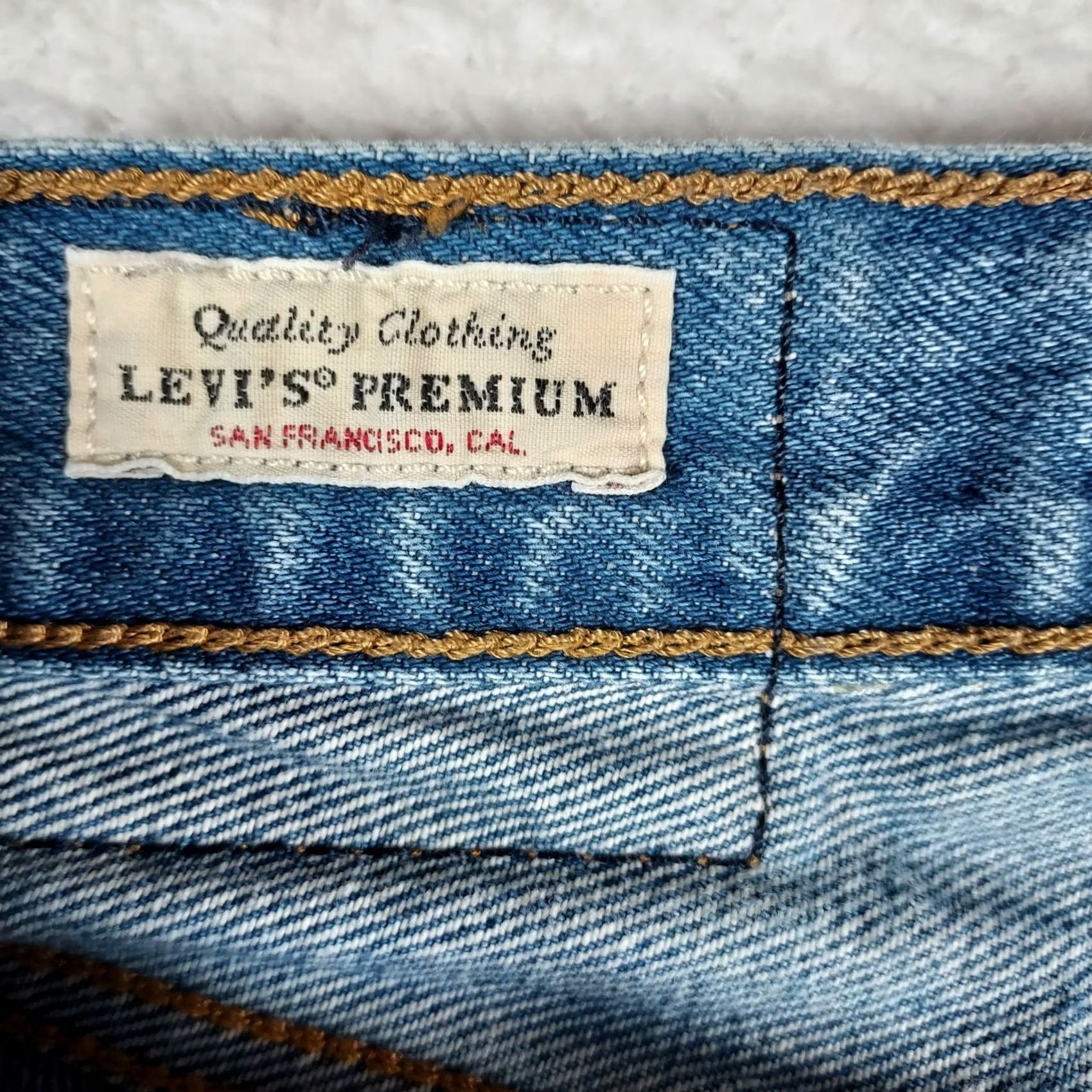 Levi's VINTAGE Levi’s Premium Wedgie Straight High Rise Women’s Jeans W23 L28 Light Wash Blue 90s Womens Jeans Size 40" / US 18 - 7 Thumbnail