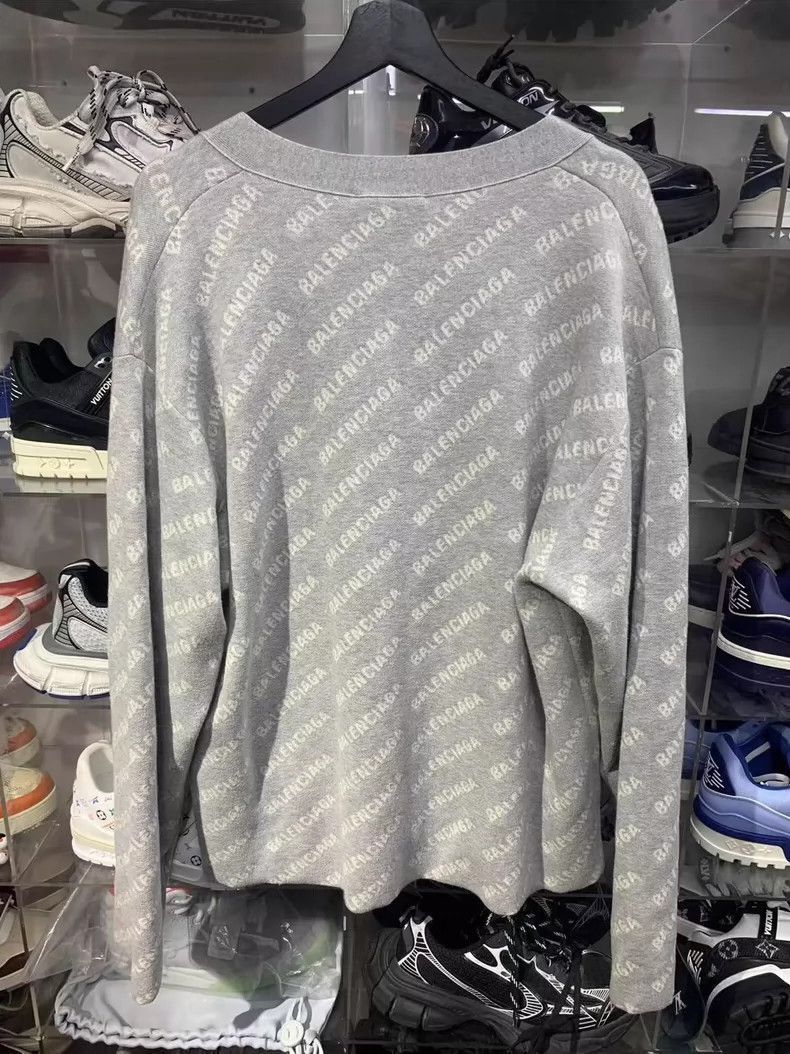 Balenciaga Balenciaga FW22 Vneck Long Sleeve Cardigan-2506 Size US S / EU 44-46 / 1 - 2 Thumbnail