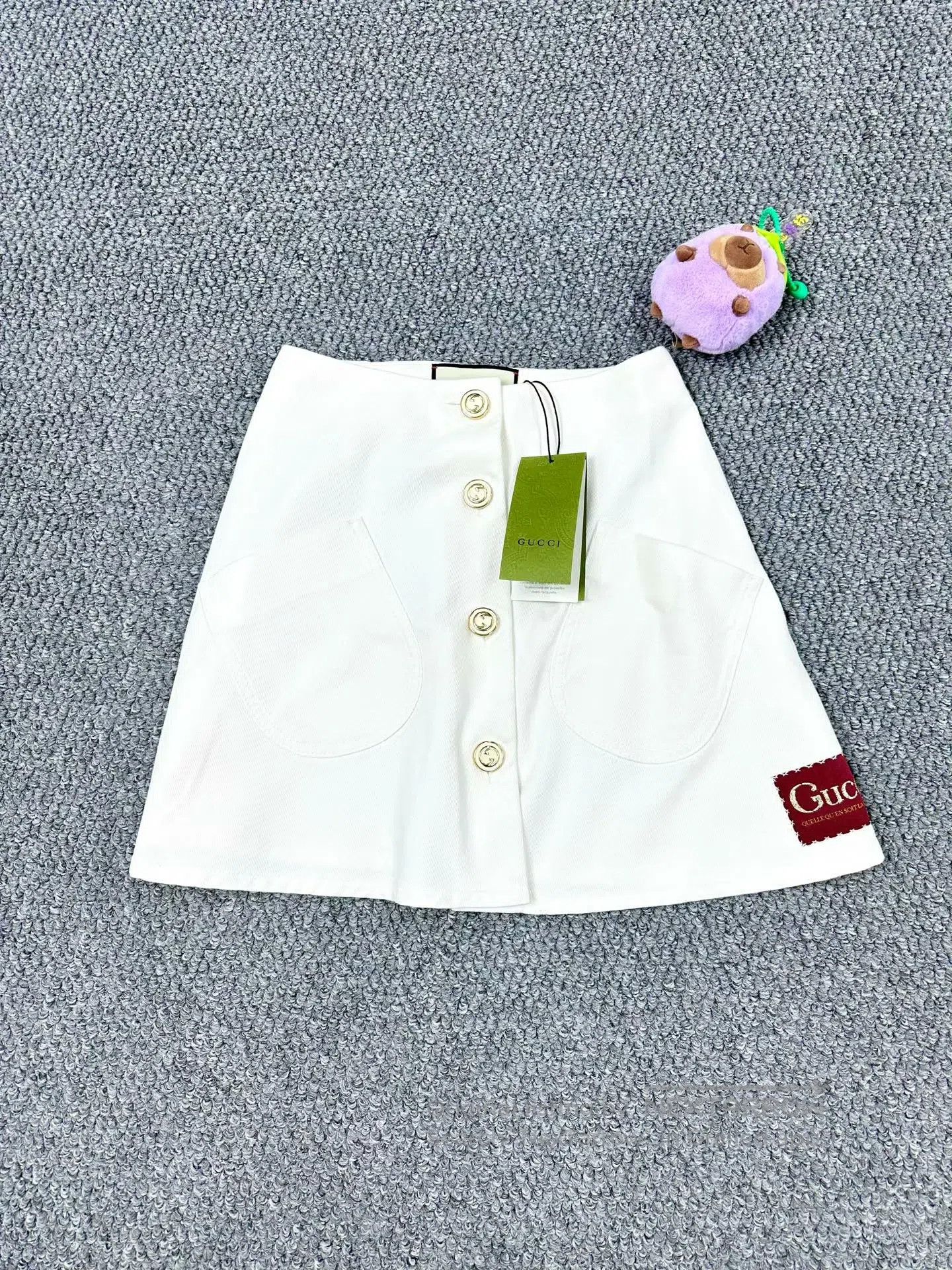 Gucci Guicci White Gold Buckle Letter Logo Short Skirt| Size 35" - 1 Thumbnail