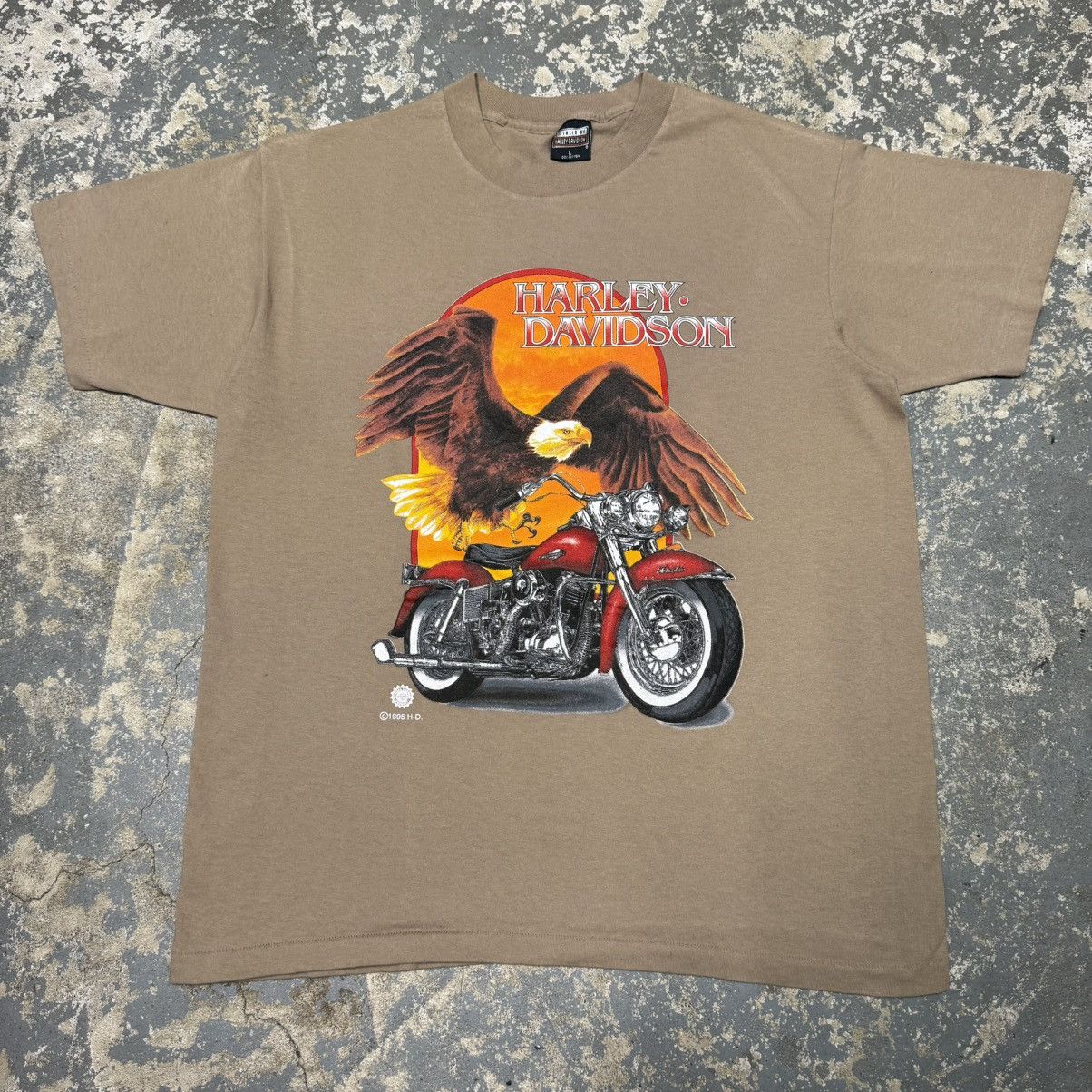 Vintage Vintage Harley Davidson Eagle Sunset Motorcycle Brown Tshirt Size US L / EU 52-54 / 3 - 1 Thumbnail