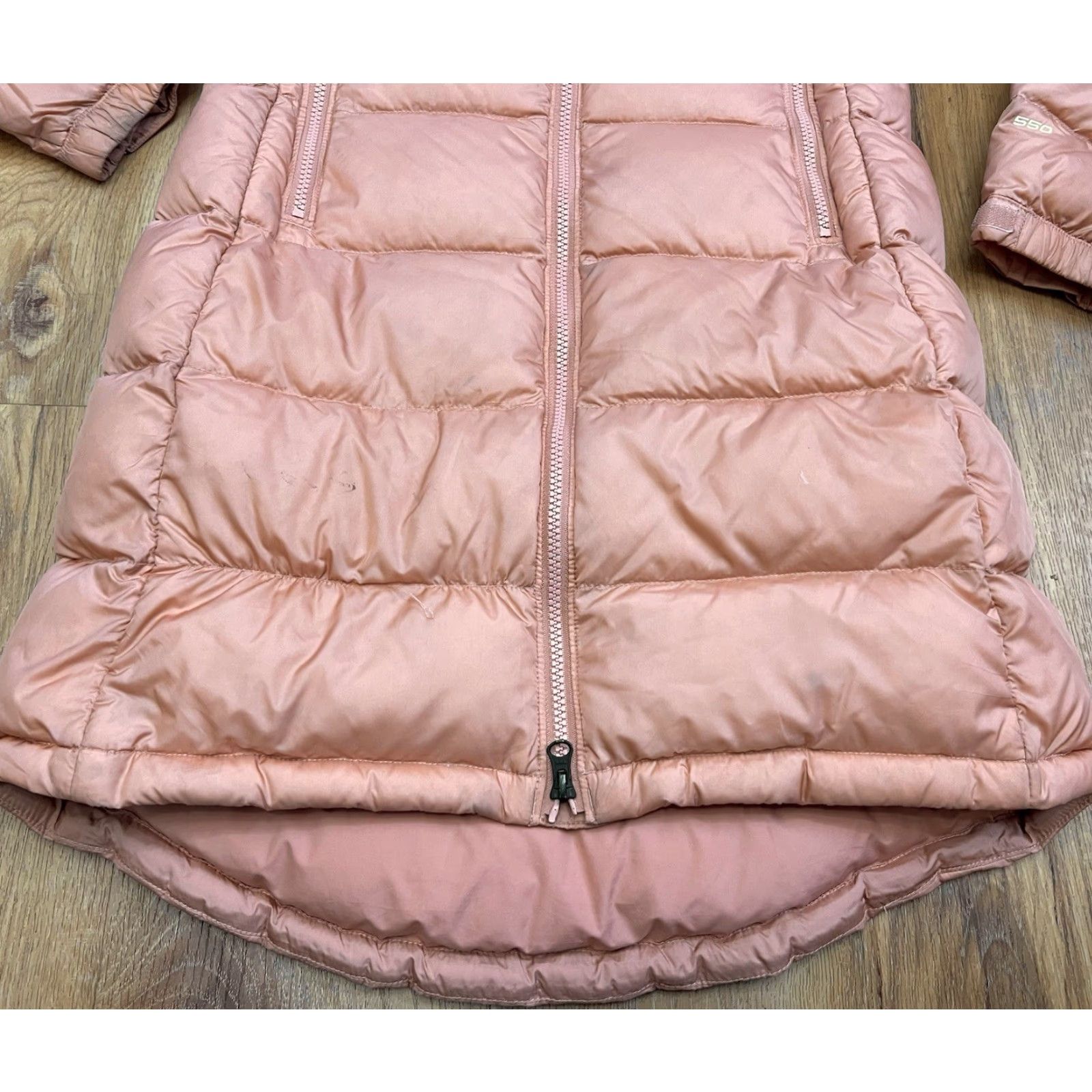The North Face The North Face Women's Metropolis Parka III Puffer Jacket XS Rose Dawn No Hood Spots Size XS / US 0-2 / IT 36-38 - 3 Thumbnail