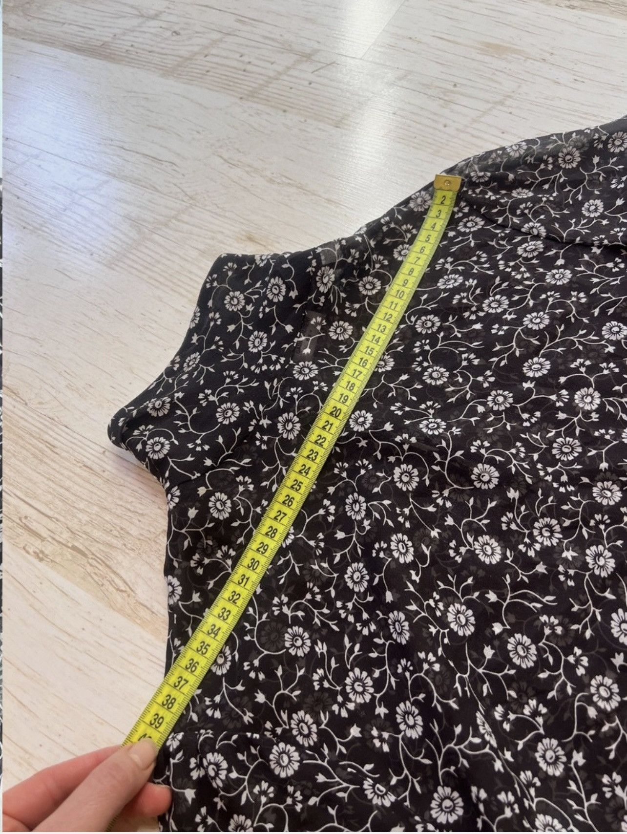 Saint Laurent Paris Saint Laurent Floral Silk Georgette Blouse – FR 40 Size M / US 6-8 / IT 42-44 - 14 Thumbnail