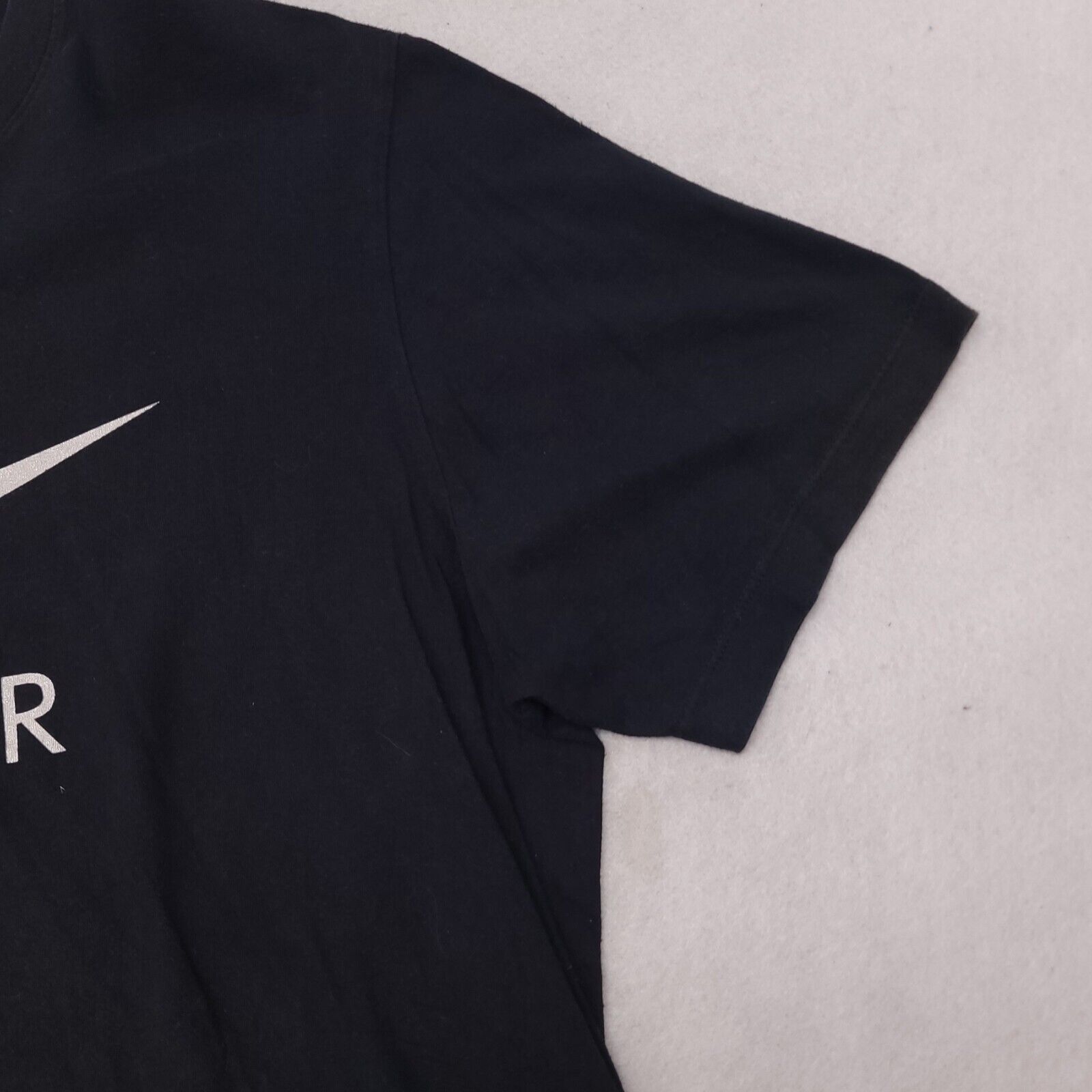 Nike The Nike Tee Graphic T-Shirt Adult Mens Size Medium M Black Size US M / EU 48-50 / 2 - 5 Thumbnail