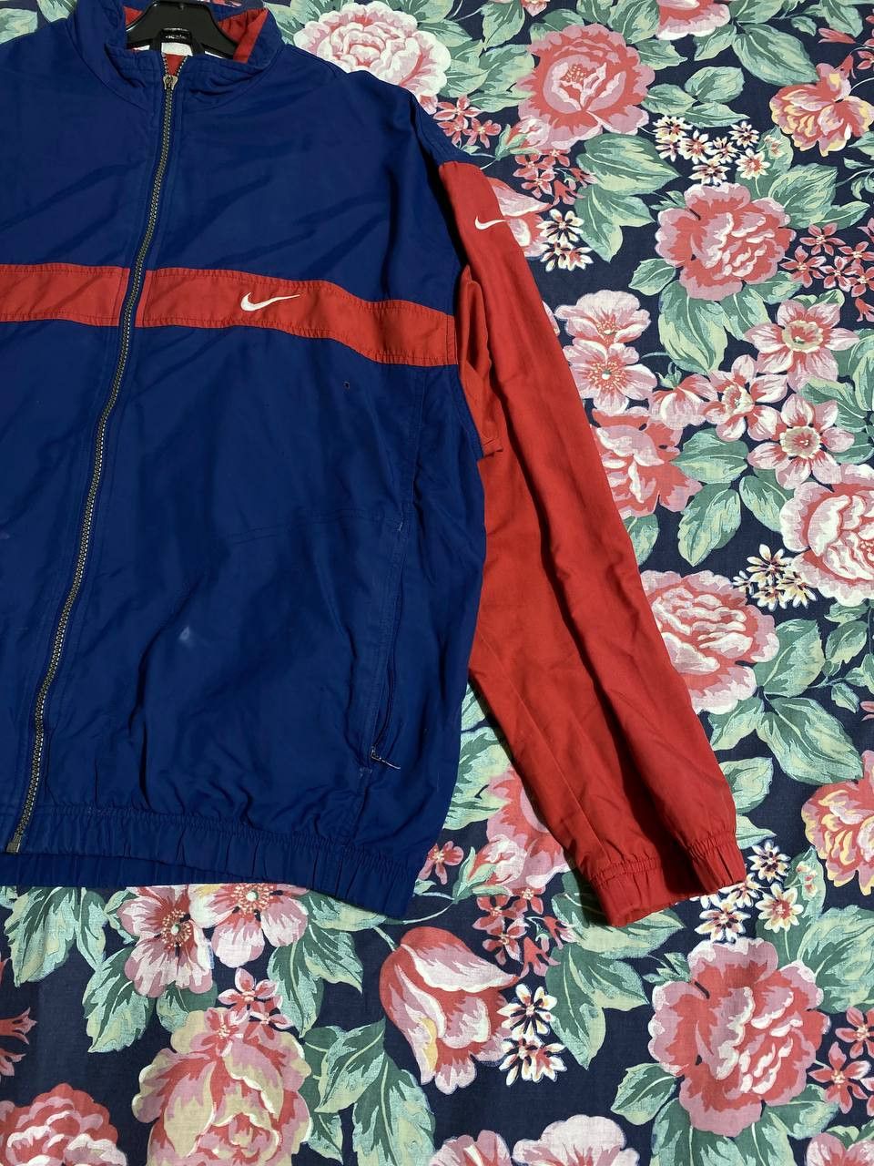 Nike × Vintage 90s Nike Swoosh Vintage Y2K Oversized Windbreaker Jacket Size US L / EU 52-54 / 3 - 15 Thumbnail