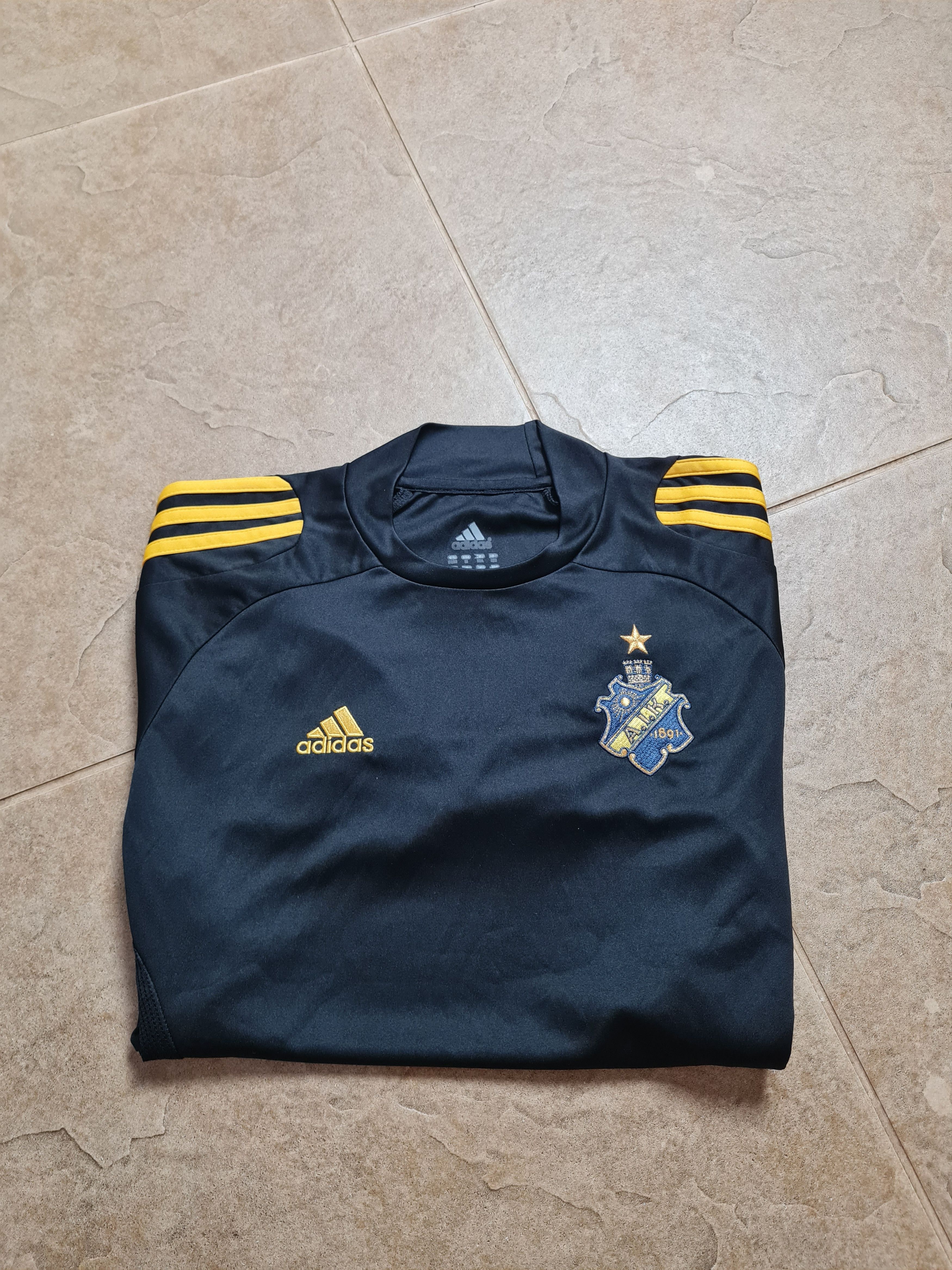 Adidas JERSEY AIK ADIDAS FOOTBALL SOCCER SHIRT MAGILA TRIKOT Size US XXS / EU 40 - 12 Thumbnail