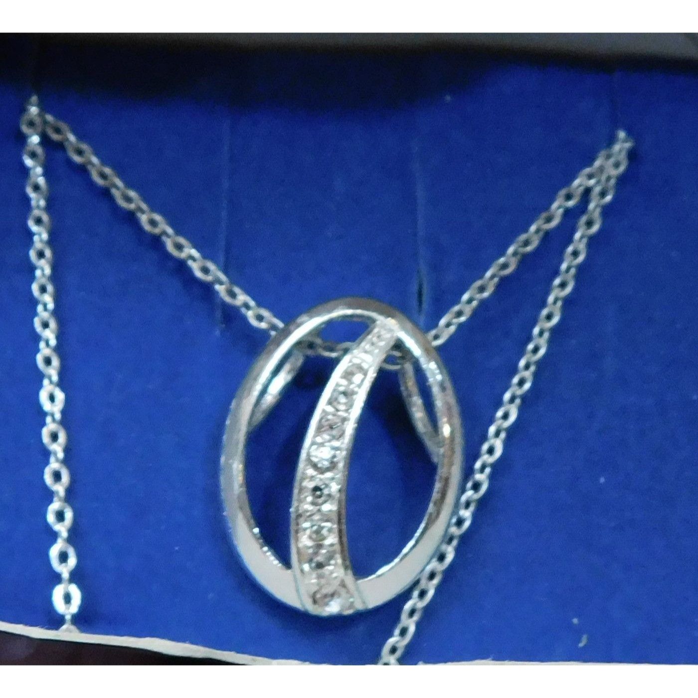 Other Avon "Believe In Love" Silver Tone Pendant Necklace Size ONE SIZE - 1 Thumbnail